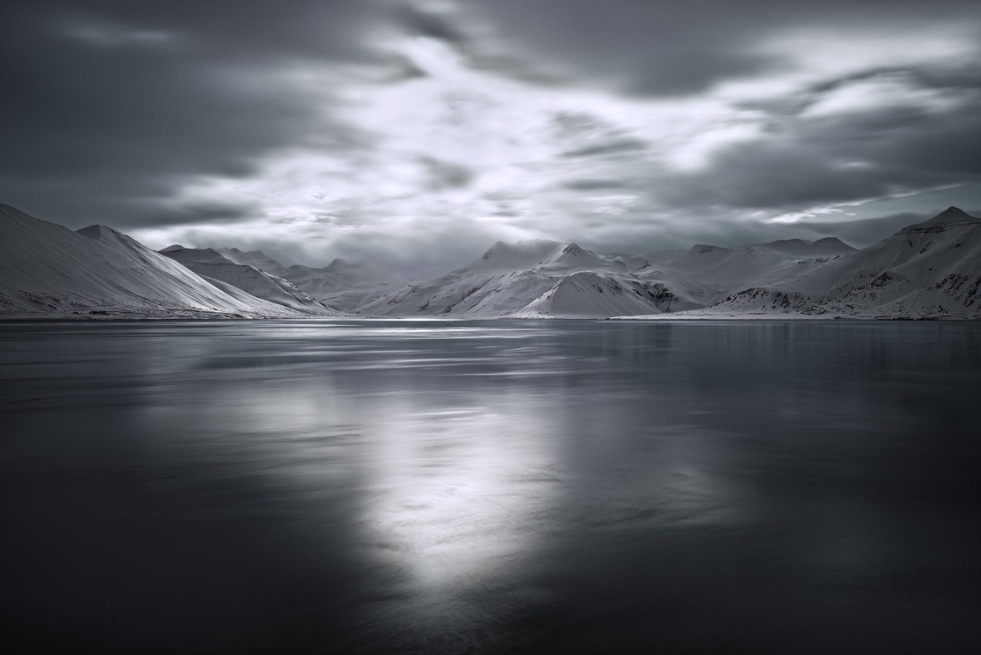 1920x1282 Serene Black & White Mountain Lake HD Wallpaperx1668