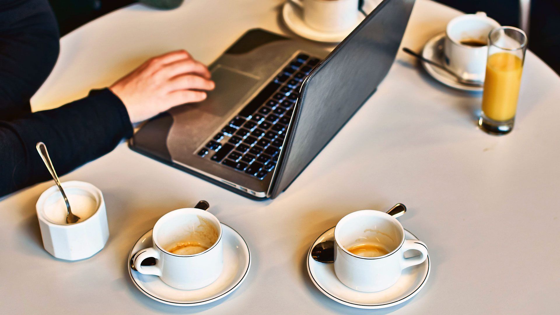 1920x1080 Why you're more creative in coffee shops