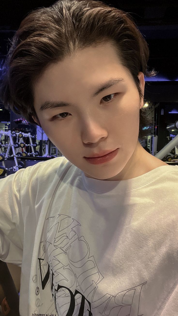 736x1308 jihoon