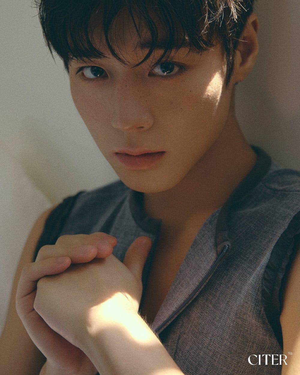 1000x1250 Park Ji Hoon steals hearts with his boyish yet sophisticated charm in new pictorial with CITER