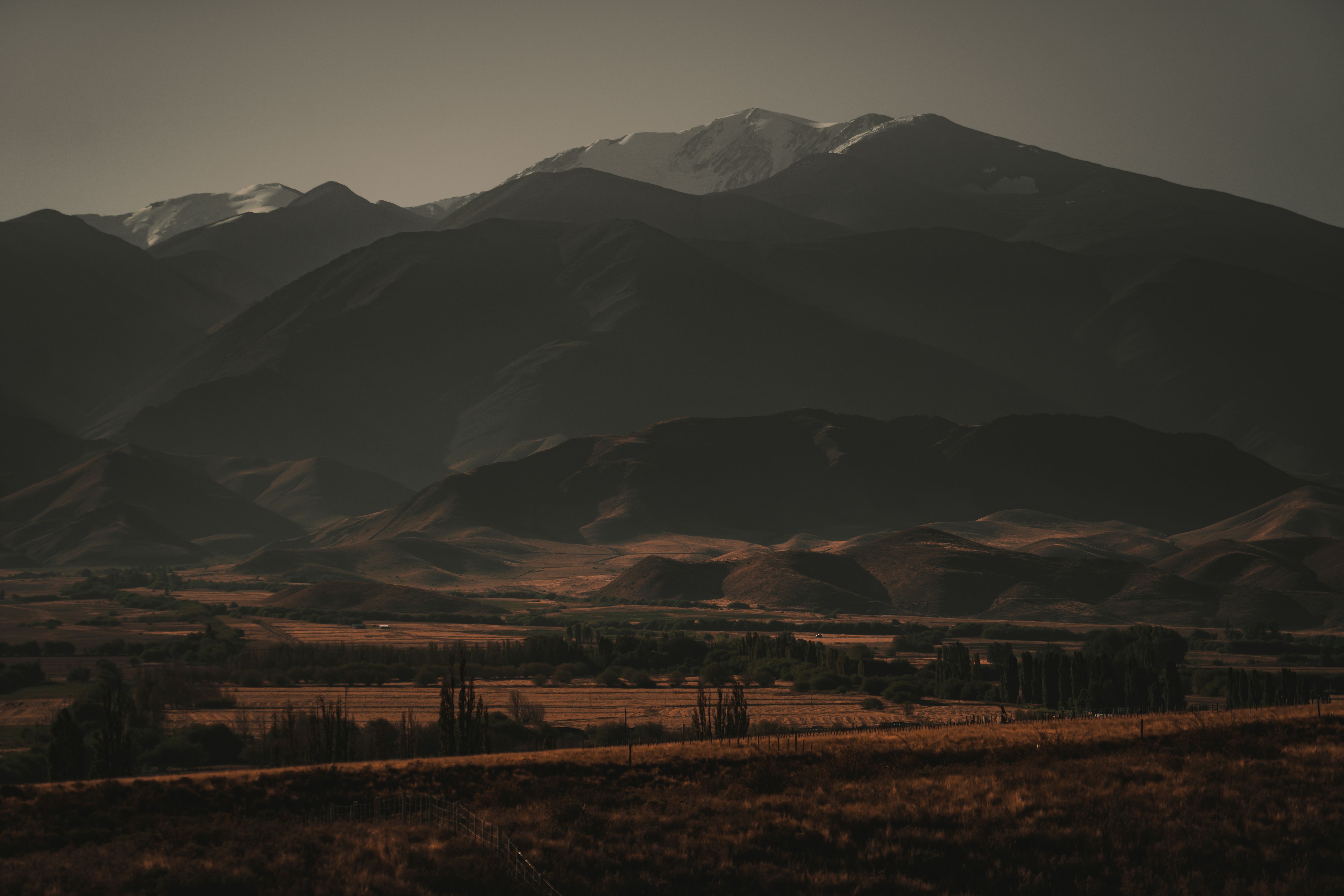 6000x4000 Majestic Mountains in Autumn · Free