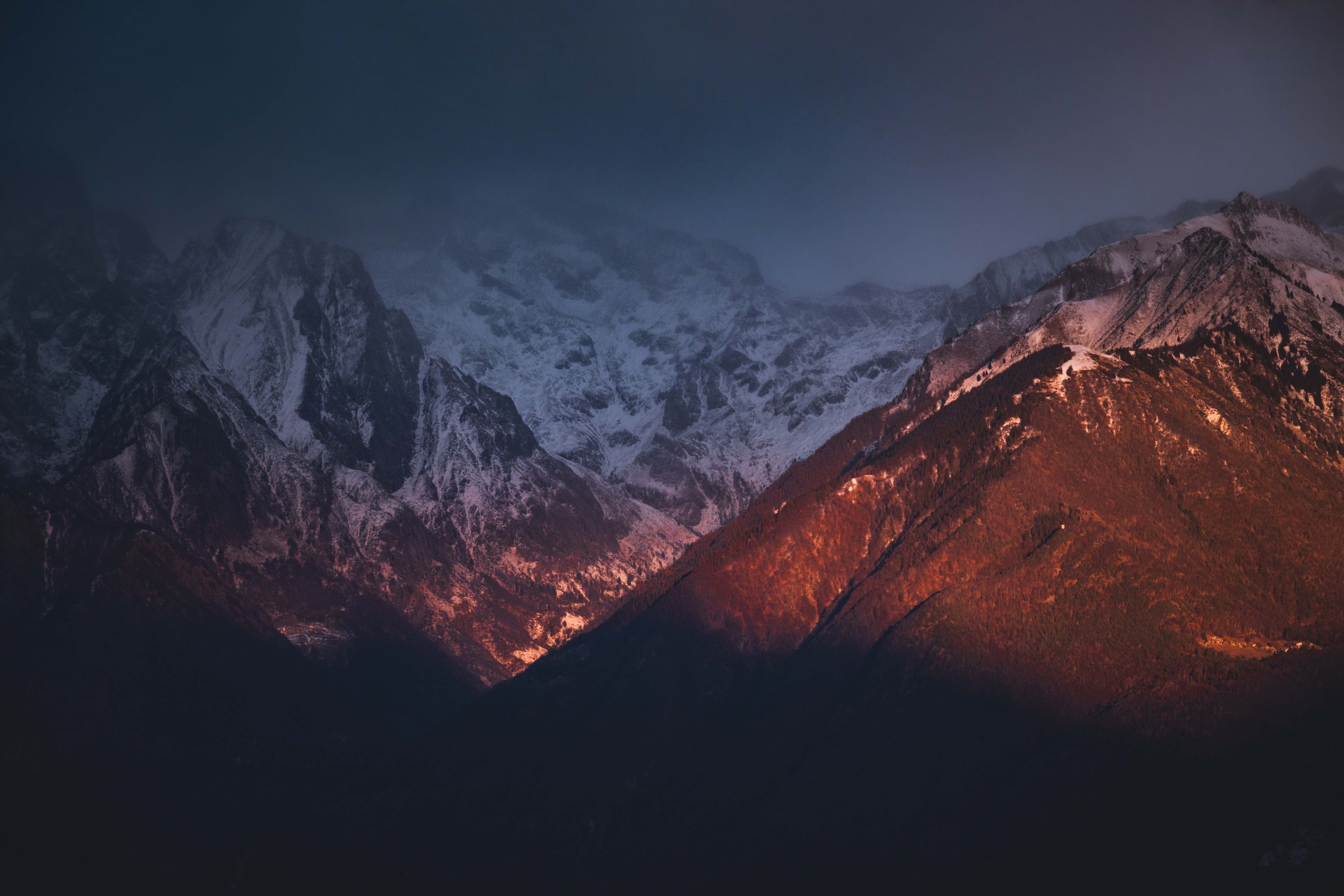 6240x4160 Majestic Mountain Range at Sunset · Free