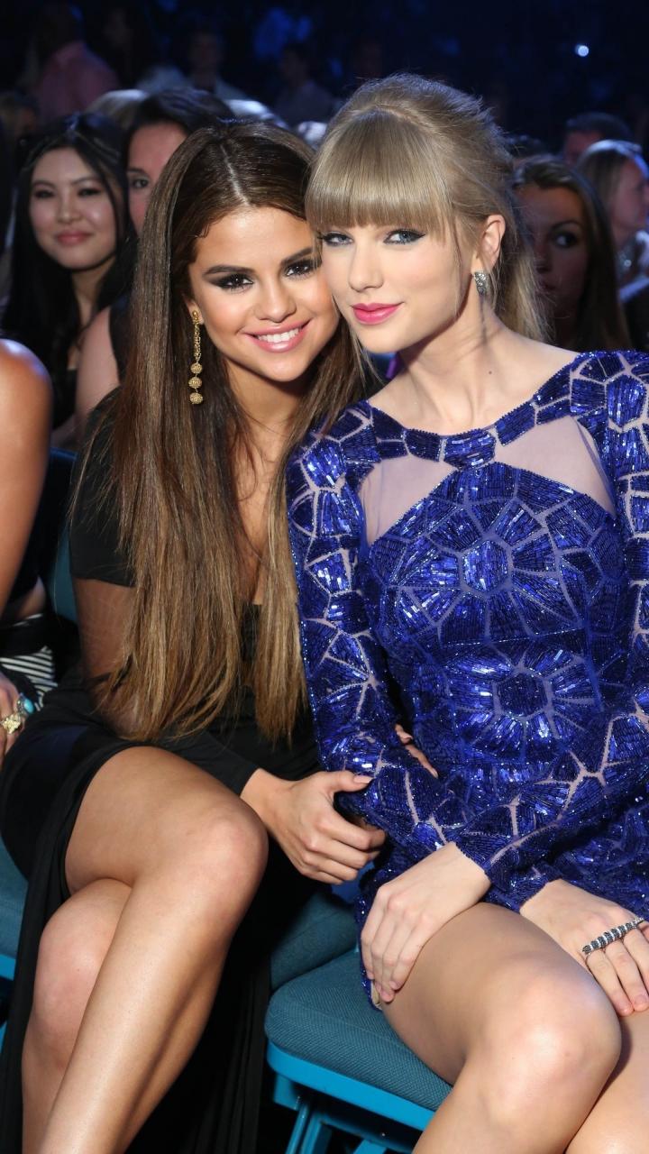 720x1280 Taylor Swift And Selena Gomez Wallpaper