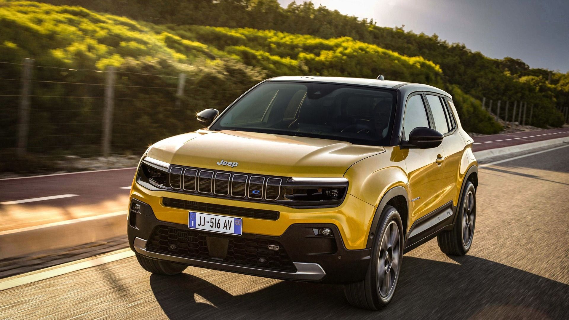 1920x1080 Jeep Avenger EV SUV debuts for Europe, joined by 4x4 concept version