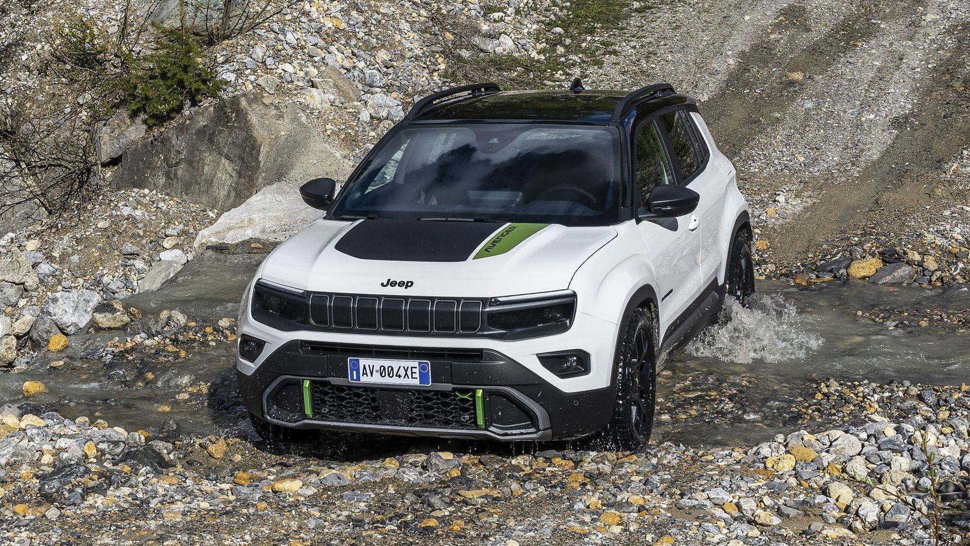 1920x1080 Jeep Avenger 4xe adds hybrid powertrain and AWD to tiny SUV