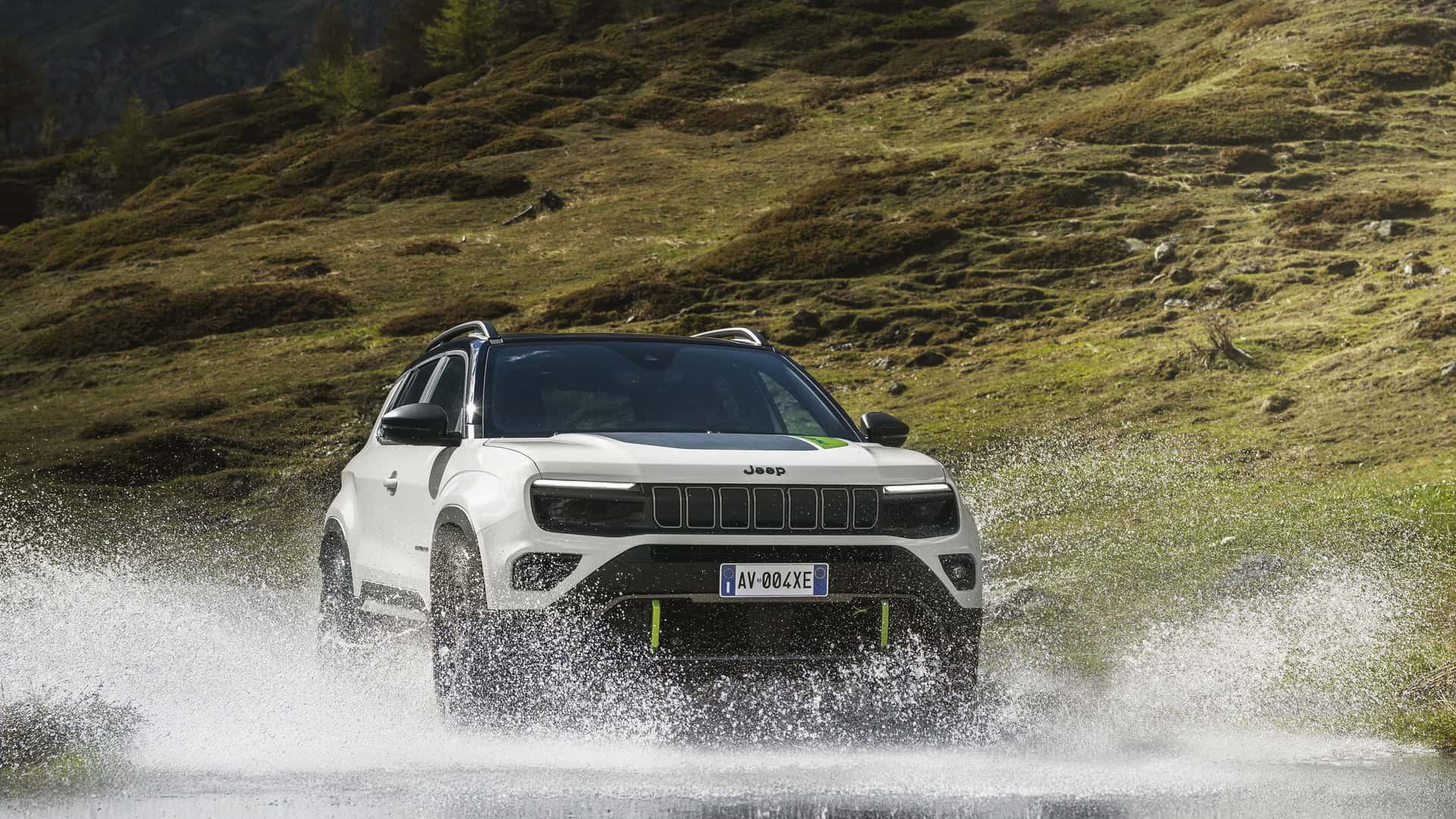 1920x1080 Jeep celebrates Mont Blanc with a very special Avenger 4xe