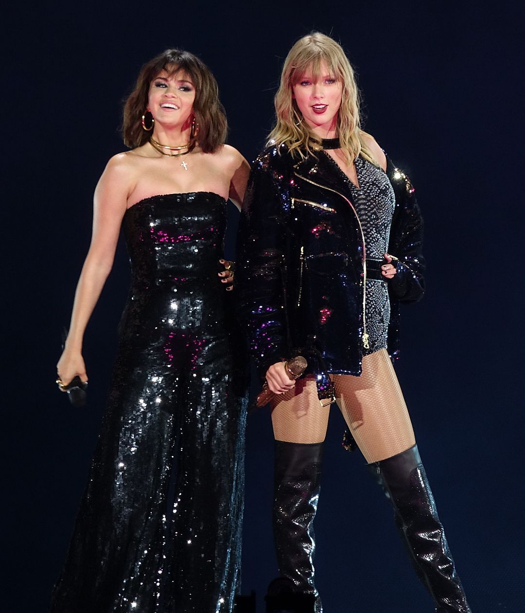 1080x1261 Selena Gomez And Taylor Swift Wallpaper
