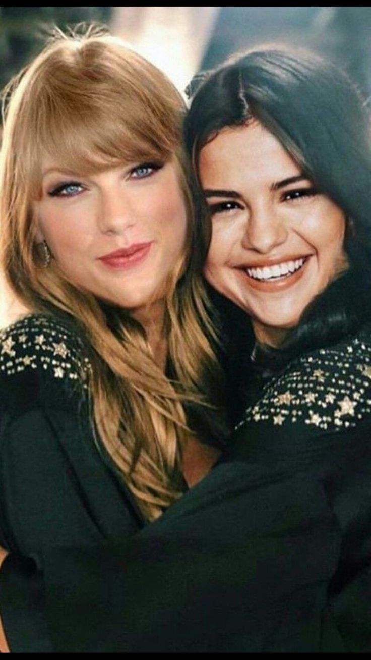 736x1308 Taylor Swift Selena Gomez