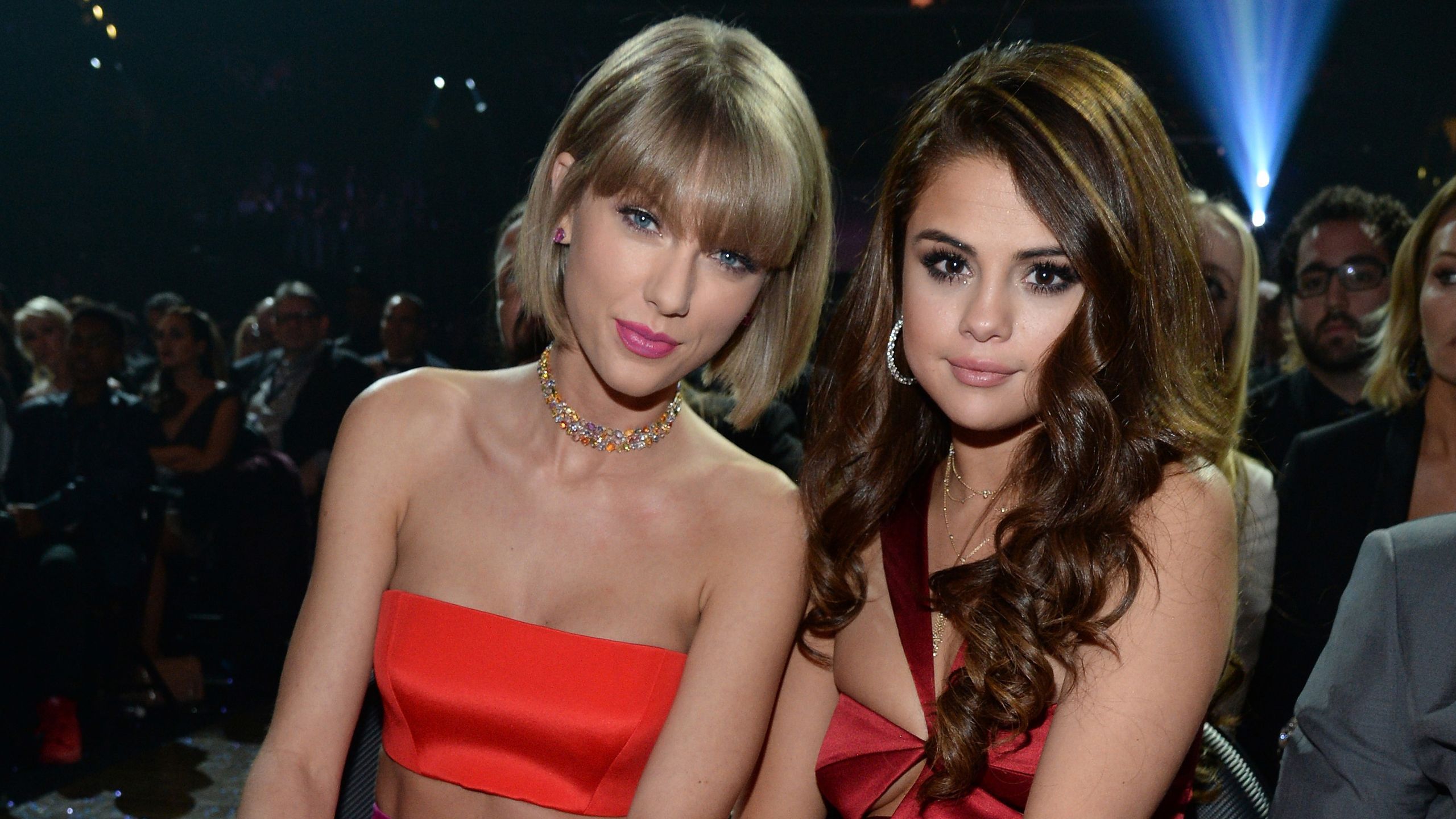 2560x1440 Taylor Swift and Selena Gomez Show Support for the March for Our Lives on Instagram