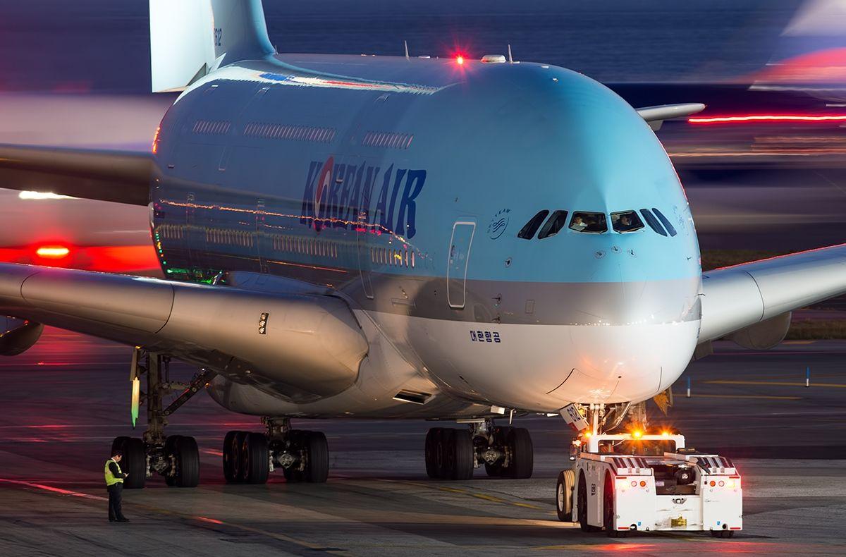 1200x790 Airbus A380 800 Korean Air On Taxiway At Night Wallpaper Flying Magazine