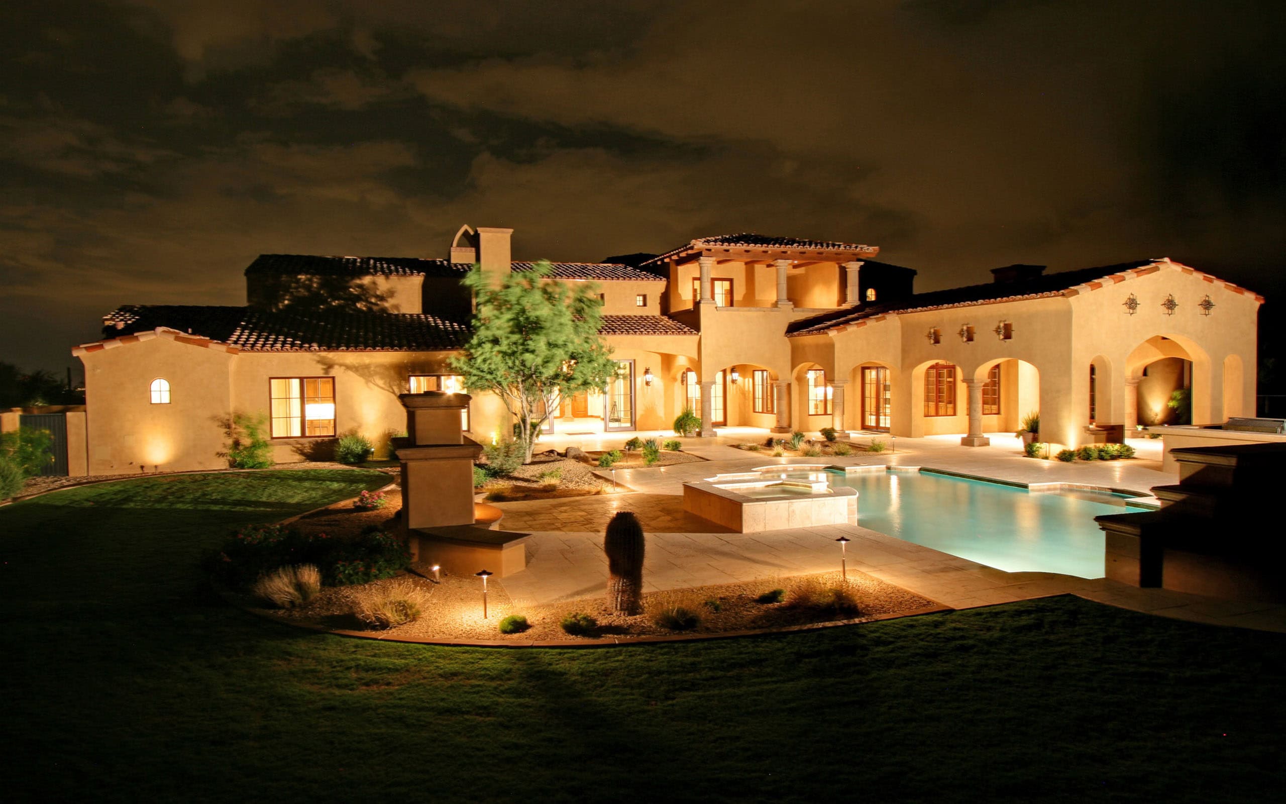 2560x1600 Mansion Wallpaper: Transform Your Home's Look