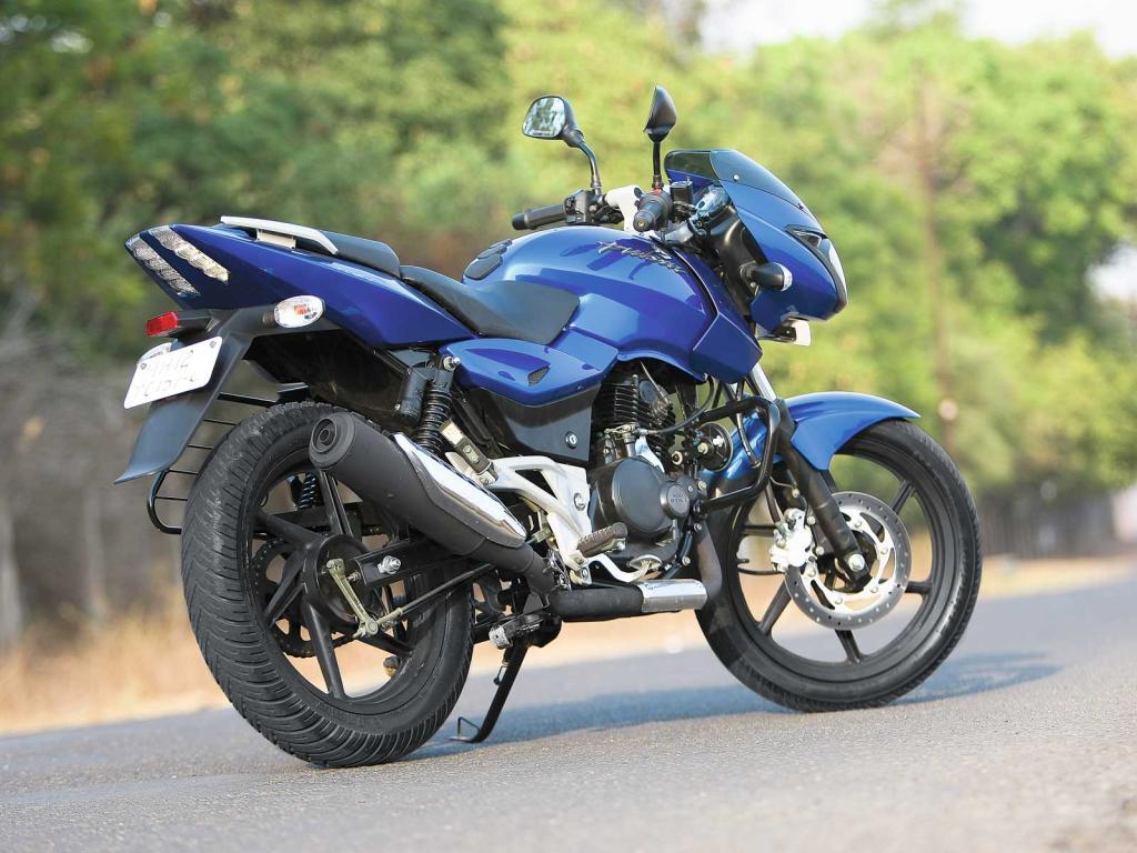 1024x768 Bajaj Pulsar 150 2014 Wallpaper