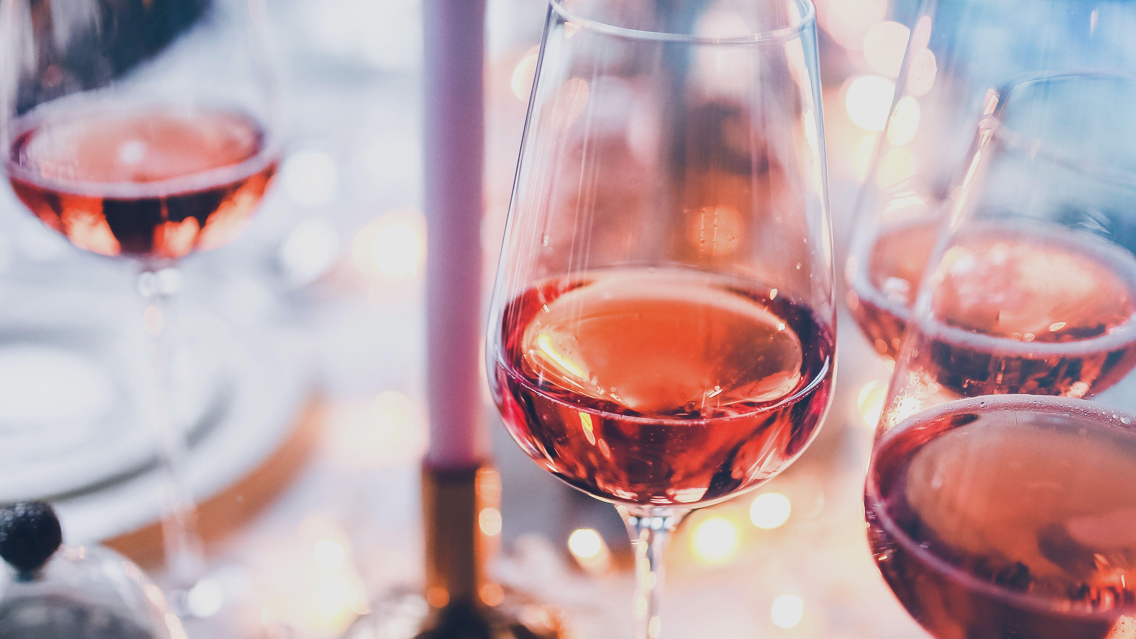 3840x2160 Party Wine Glass City Life Love Food Flare Wallpaper