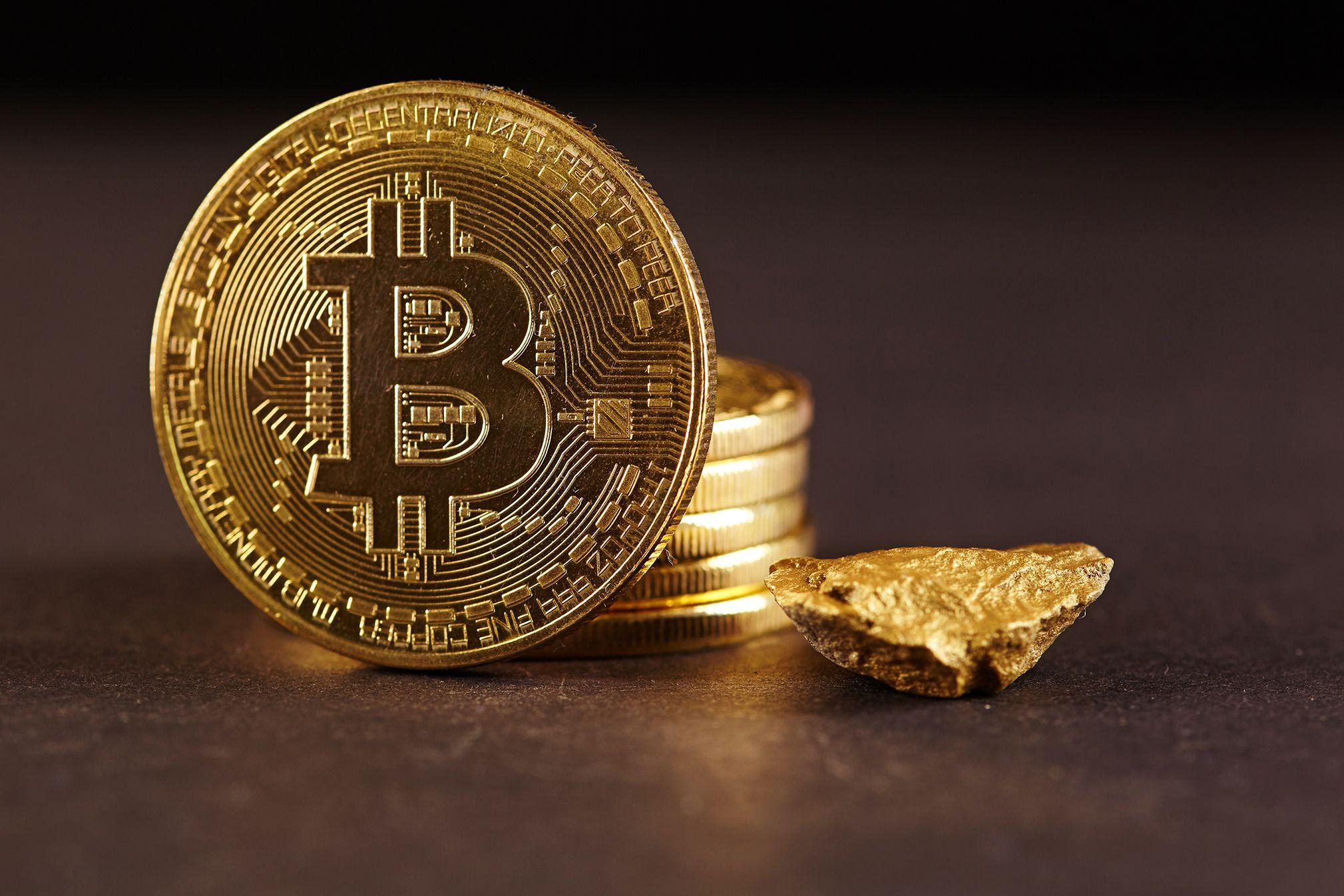is it better to buy bitcoin or gbtc