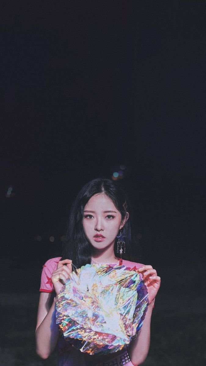 675x1200 olivia hye wallpaper