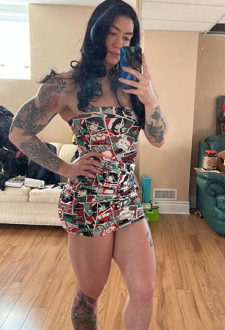 735x1076 Natasha Augie is a Canadian bodybuilder and Instagram star