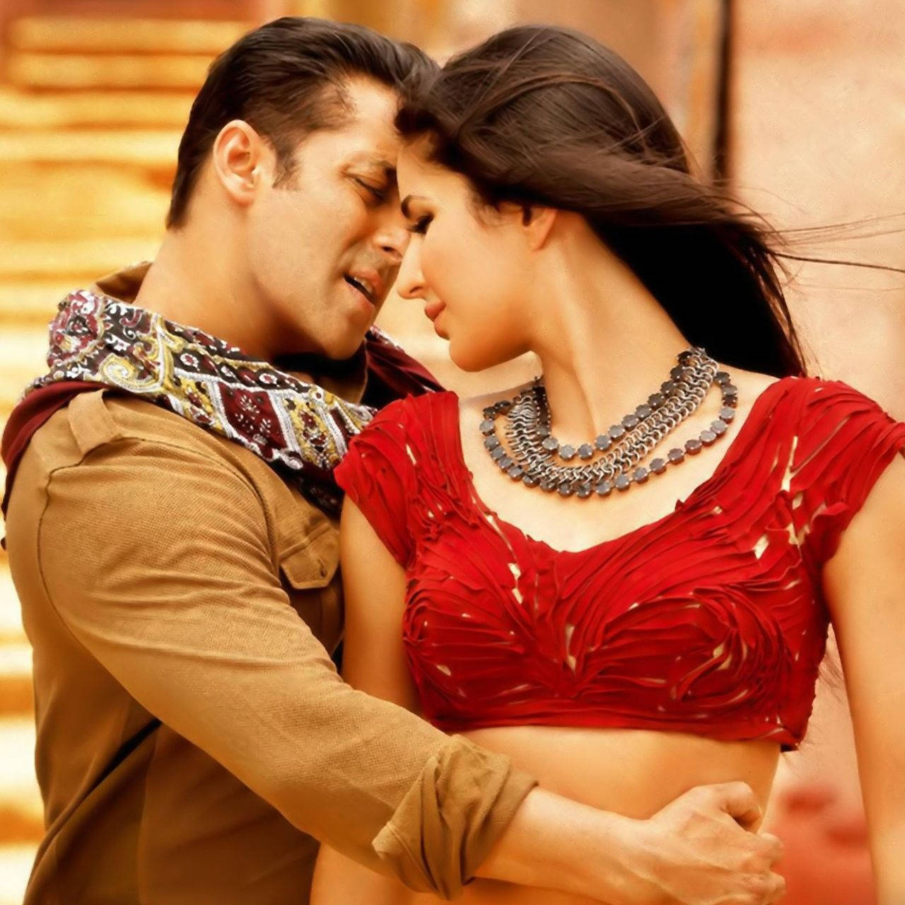 1280x1280 Salman Khan Embracing Katrina Kaif HD Wallpaper