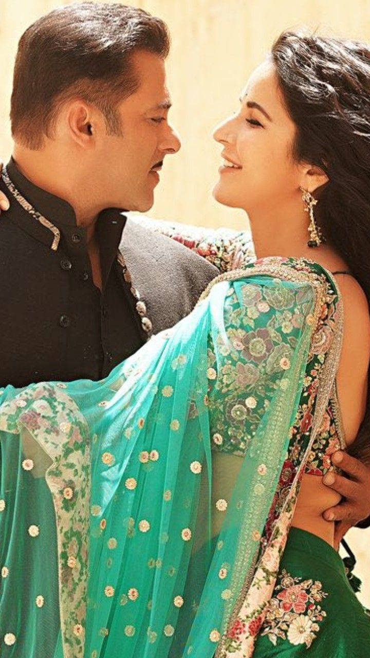 720x1280 Download free Salman Khan Hugging Katrina Kaif In Indian Clothing HD Wallpaper