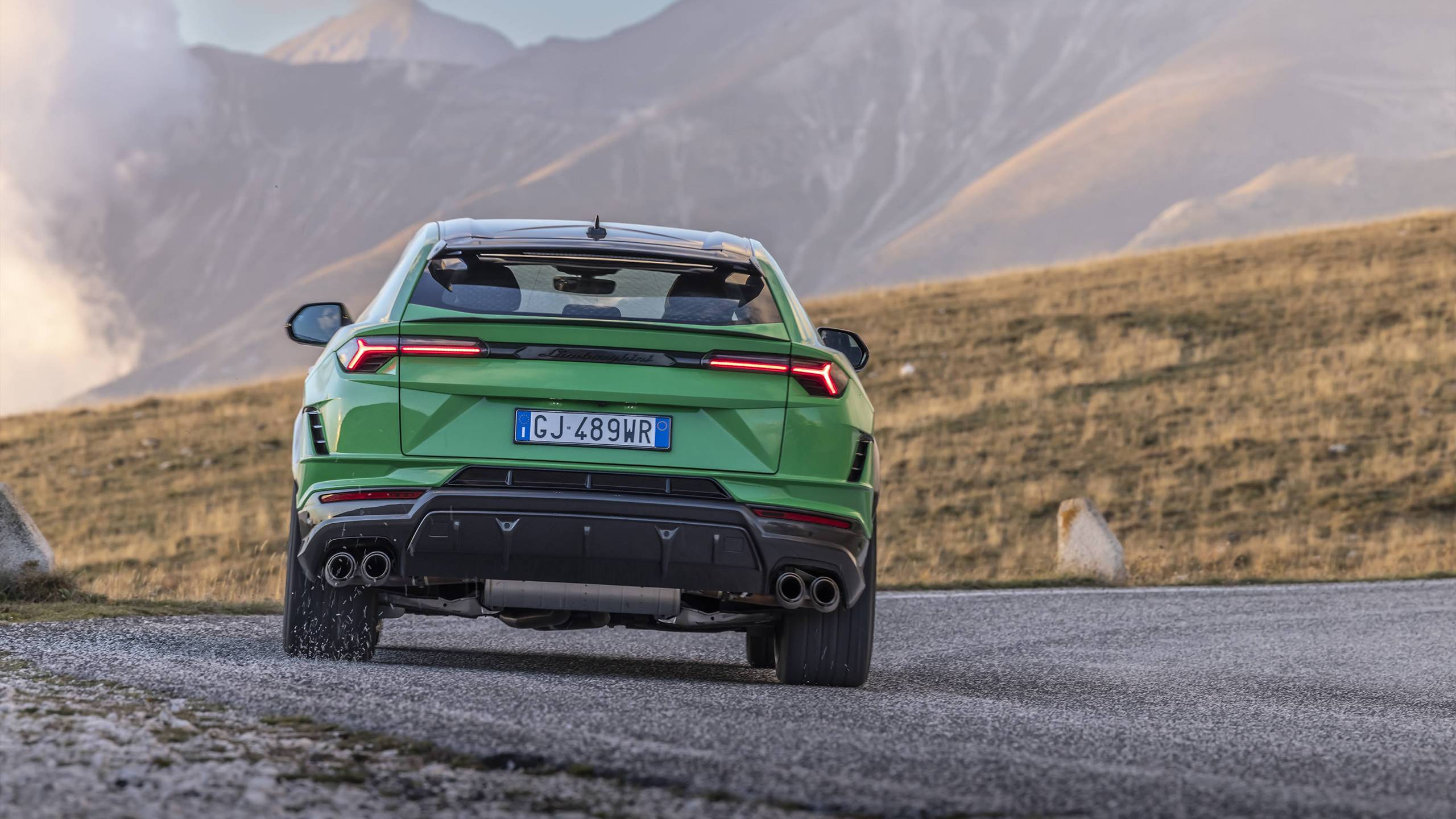 2560x1440 Lamborghini Urus Performante