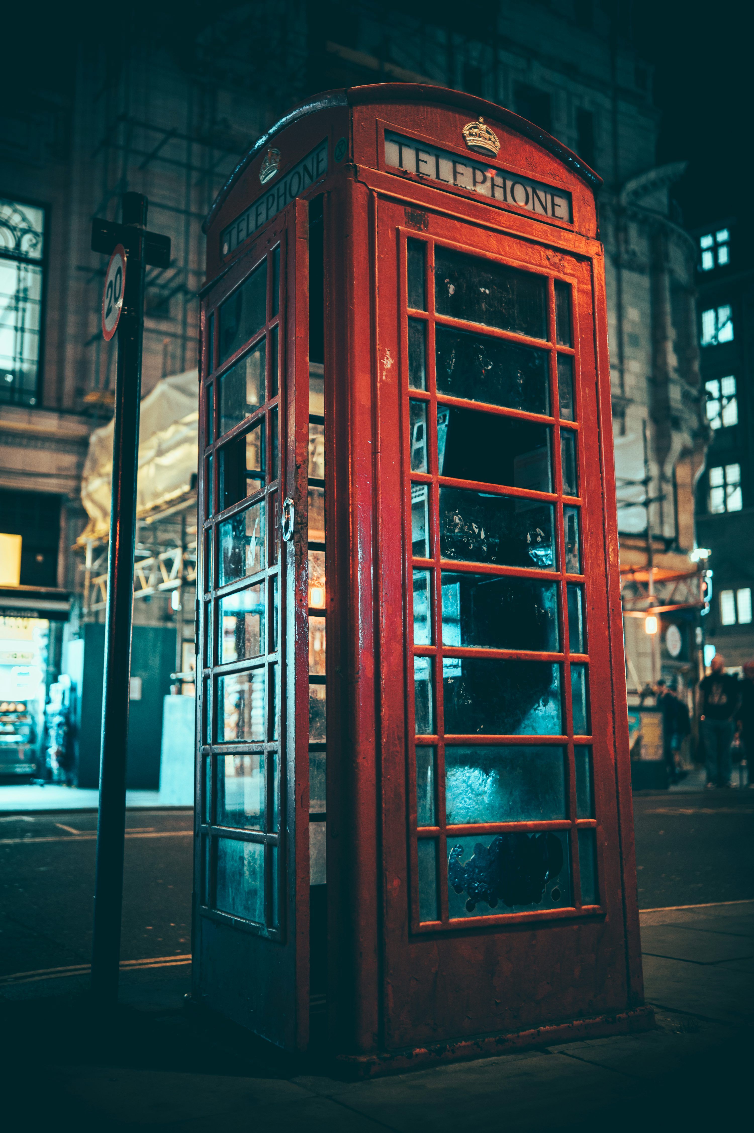 3000x4508 A red telephone booth photo
