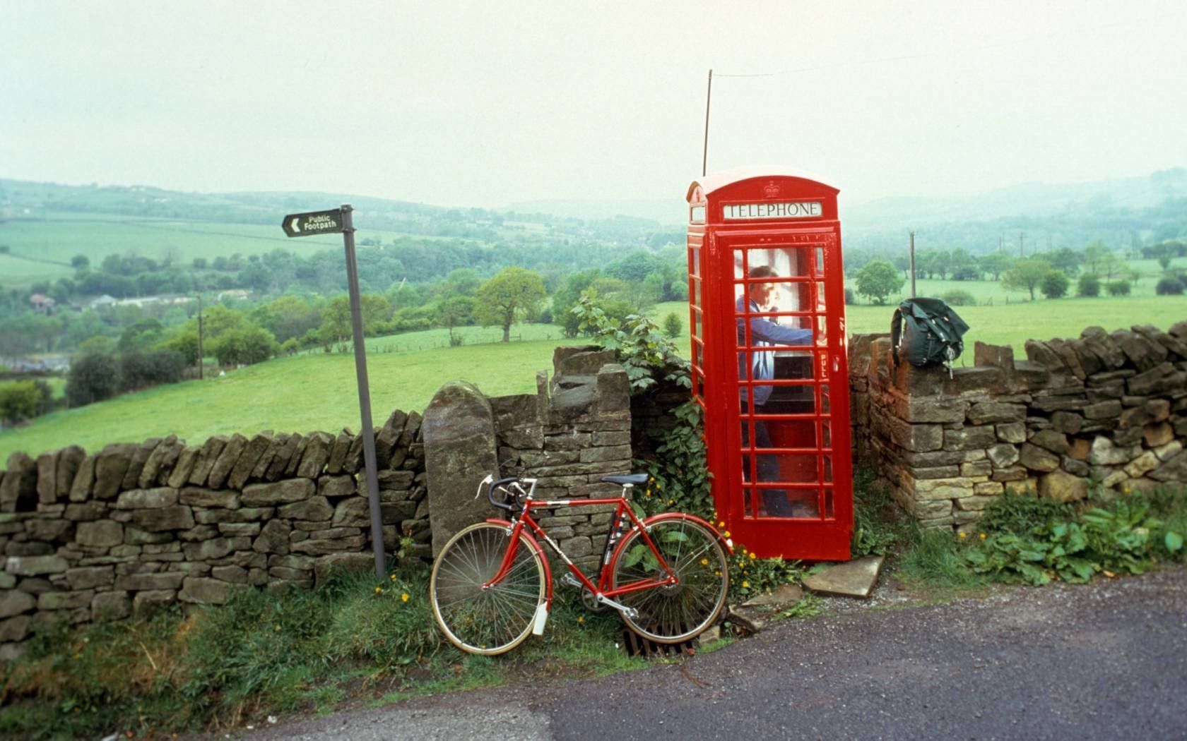 1680x1050 Celebrating a century of the red telephone box