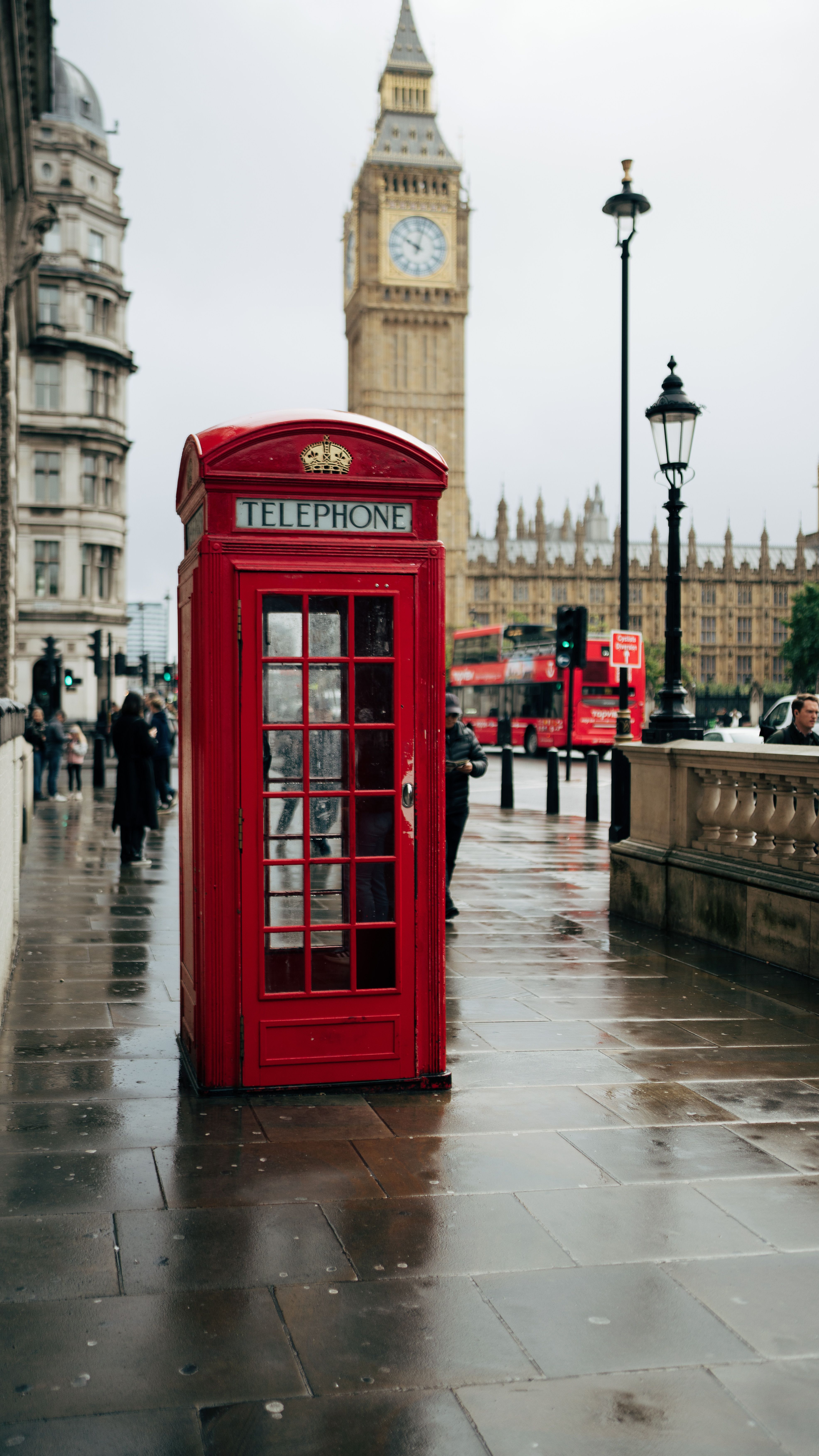 3944x7008 Iconic Red Telephone Booth with Big Ben in London · Free