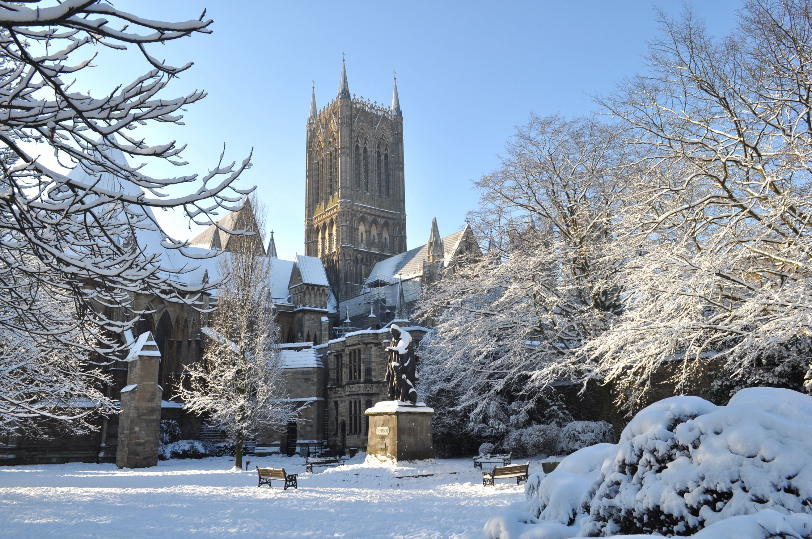 2628x1745 Wallpaper Lincoln, snow, England, architecture, gothic cathedral for mobile and desktop, section город, resolution 2628x1745