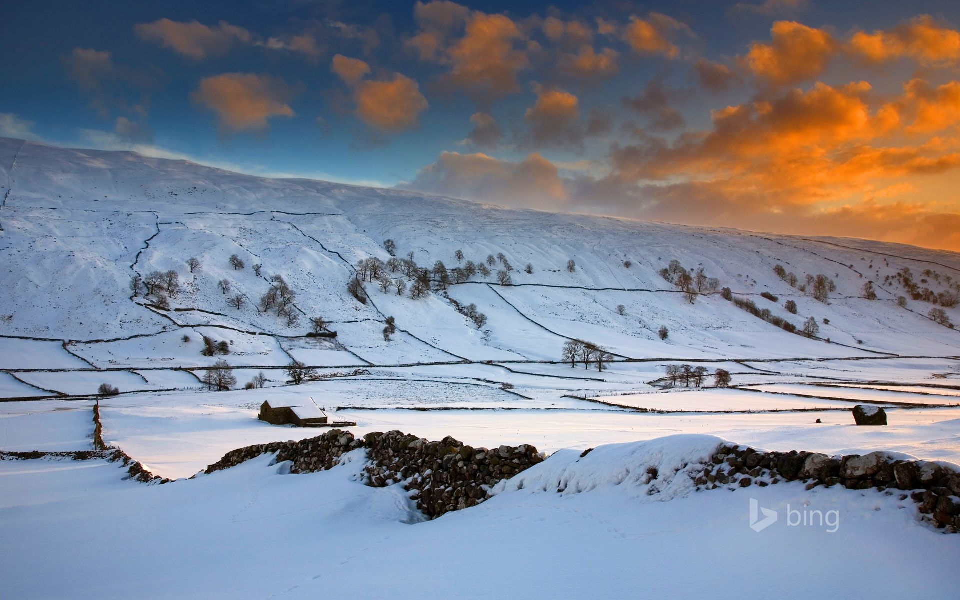 1920x1200 Dry stone walls and stone barn at Littondale, Yorkshire Dales, North Yorkshire, England Wallpaper