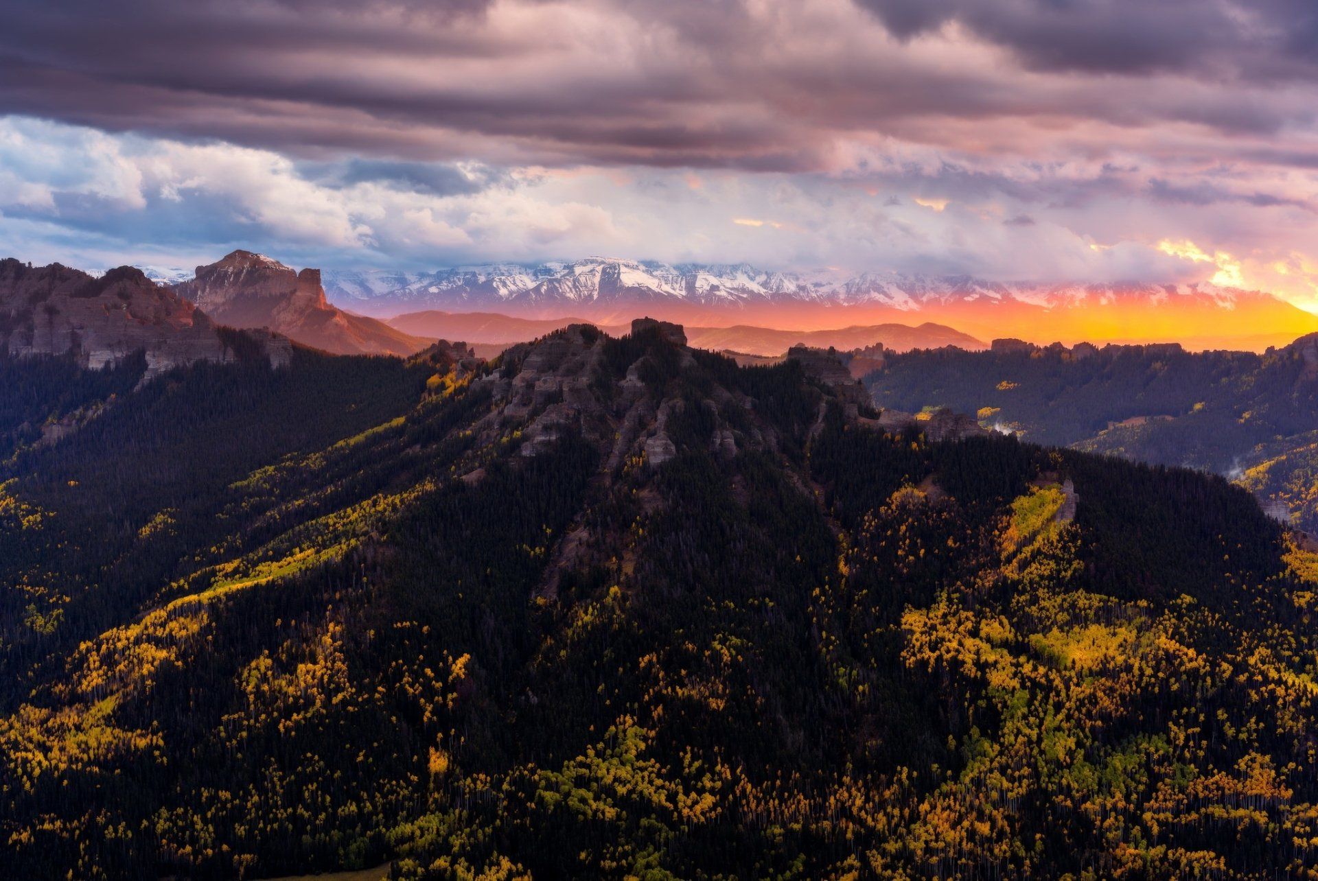 1920x1284 Majestic Mountain Forest at Sunset Nature Wallpaper with Cloudsx1370