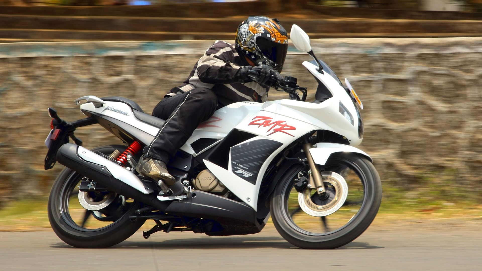 1920x1080 Hero Karizma ZMR 2014 Exterior Bike Photo
