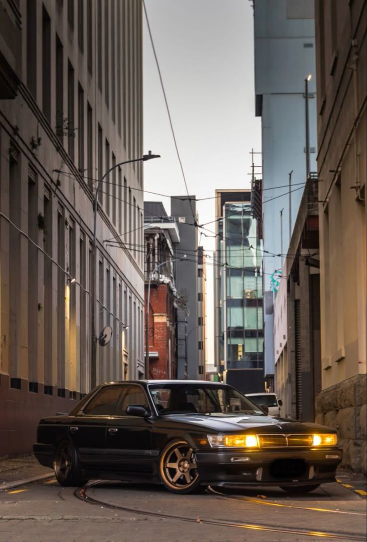 736x1086 C33 Nissan laurel