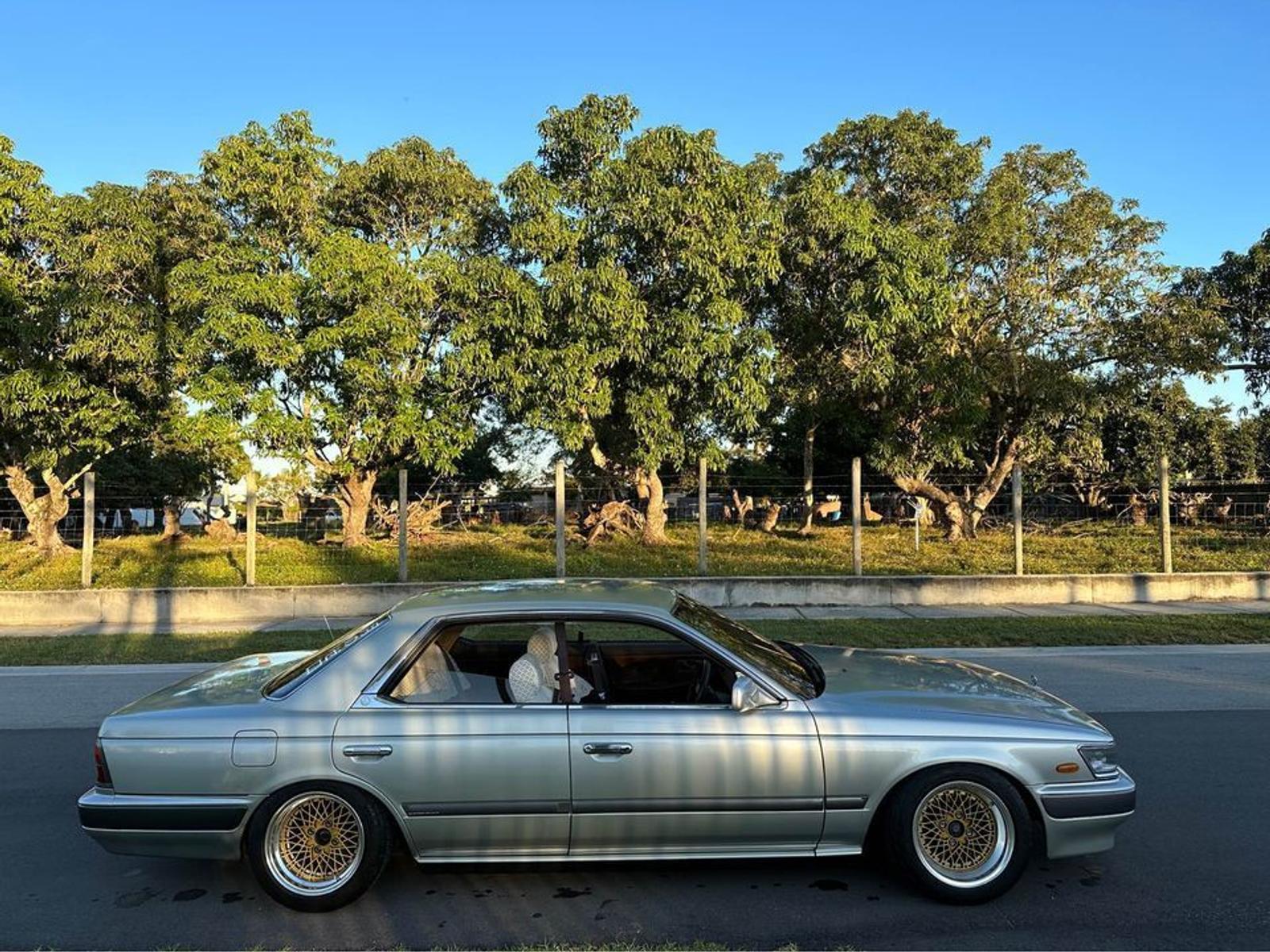 1600x1200 Nissan Laurel C33 Sold