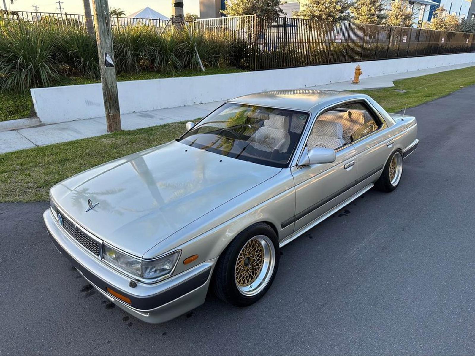 1600x1200 Nissan Laurel C33 Sold