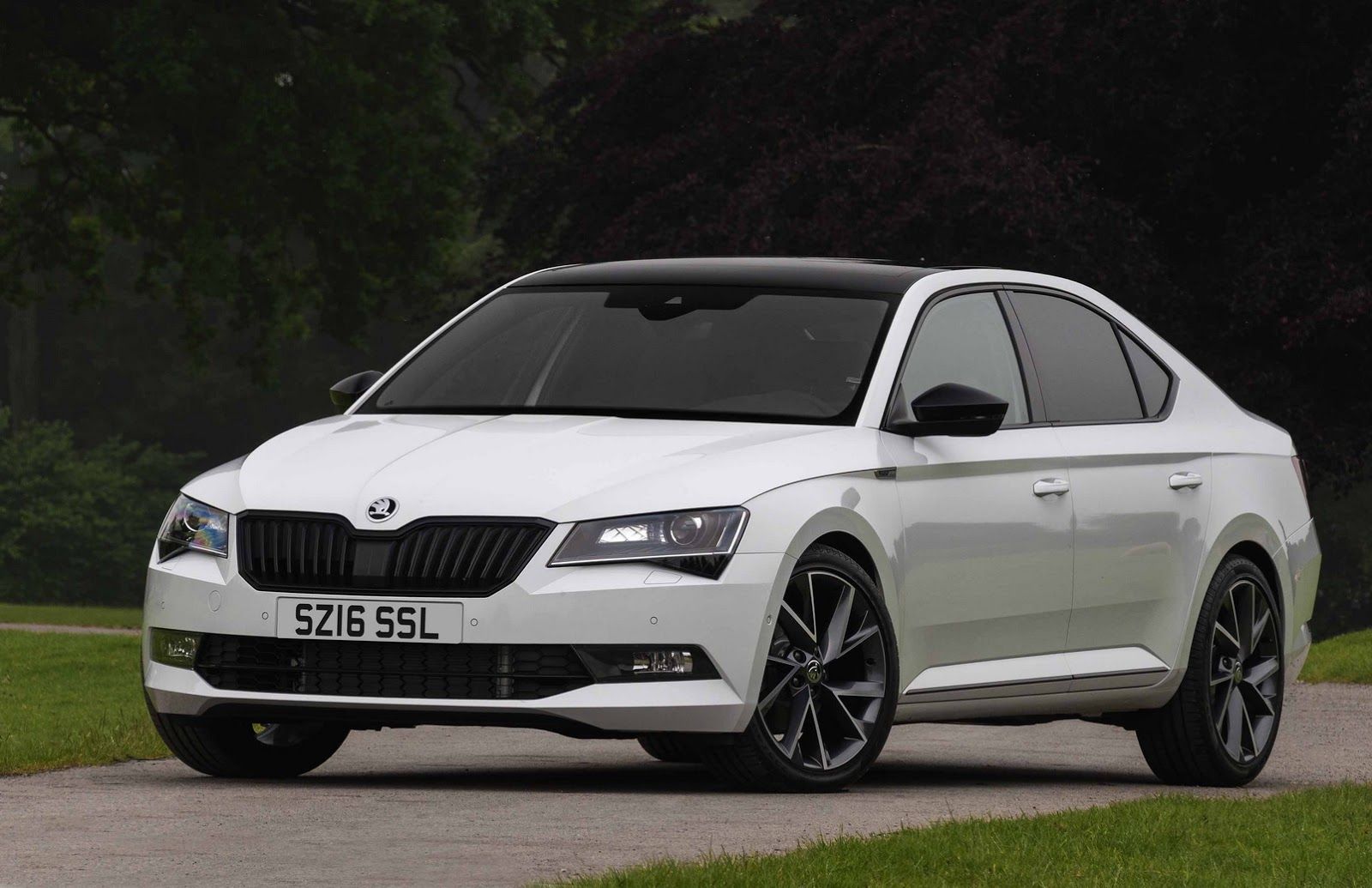 1600x1035 Skoda Superb SportLine Priced From £490 In UK