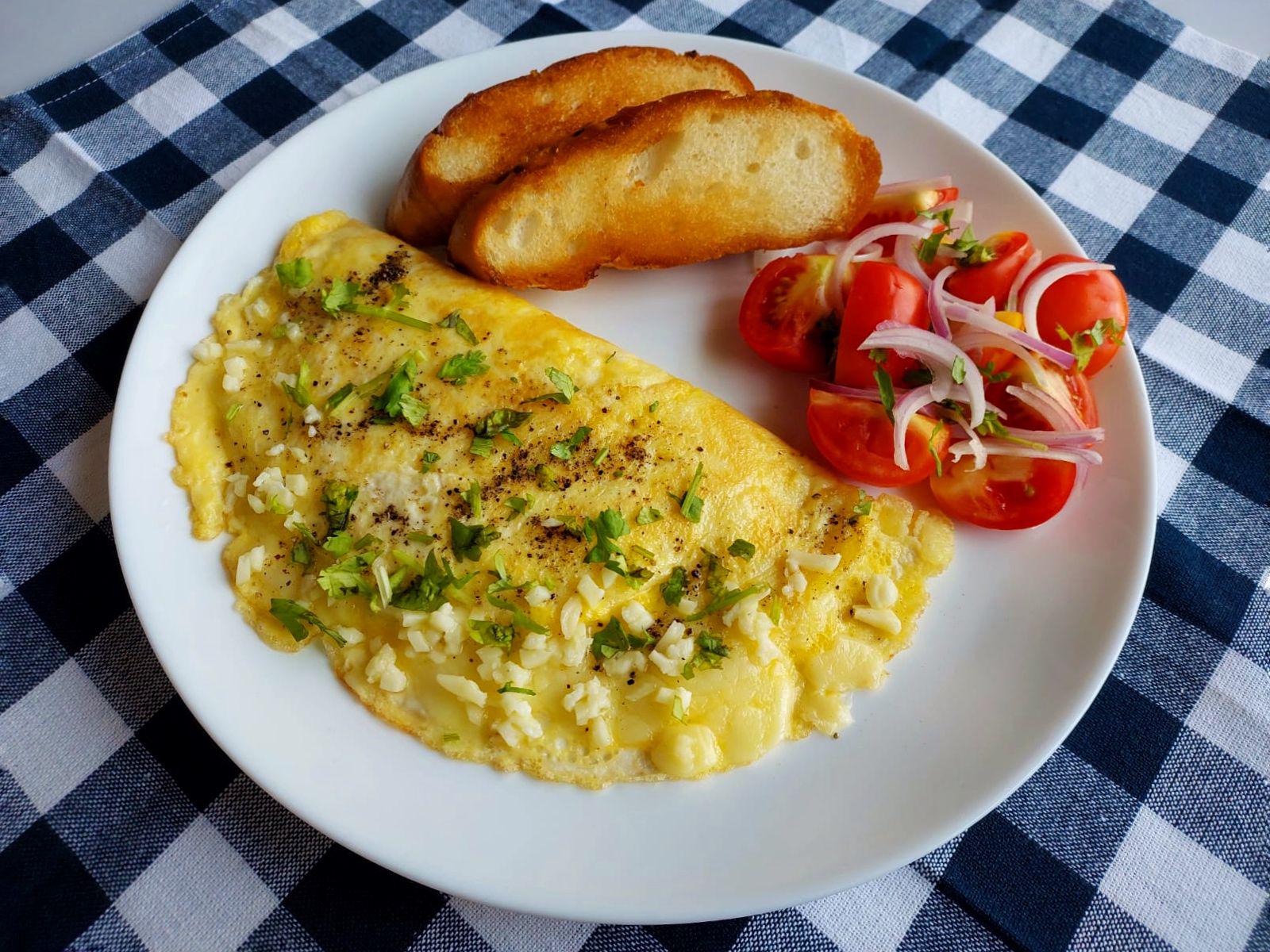 1600x1200 CHEESE OMELETTE