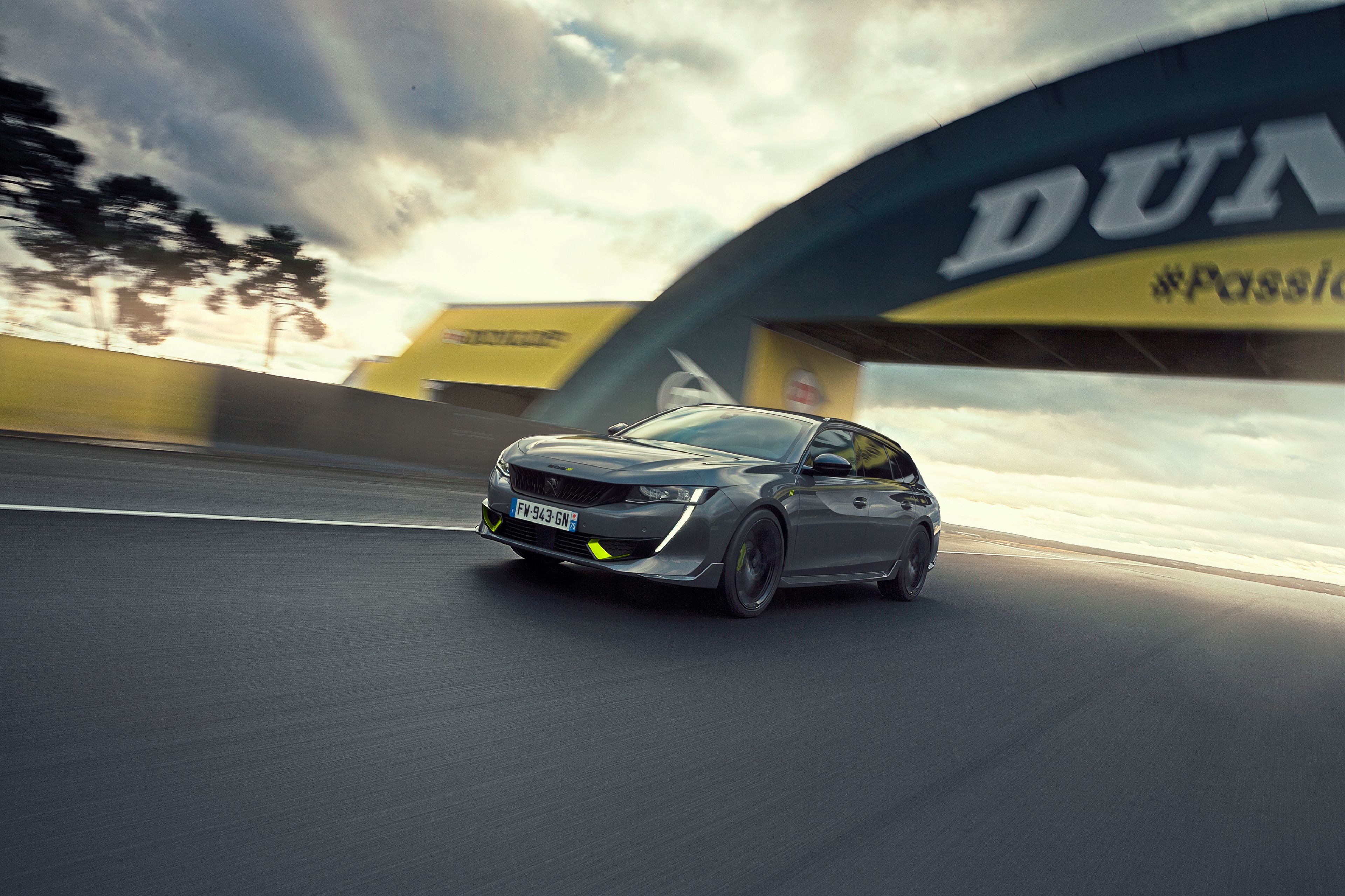 3840x2560 The Good Click 508 PSE on Le Mans Racetrack