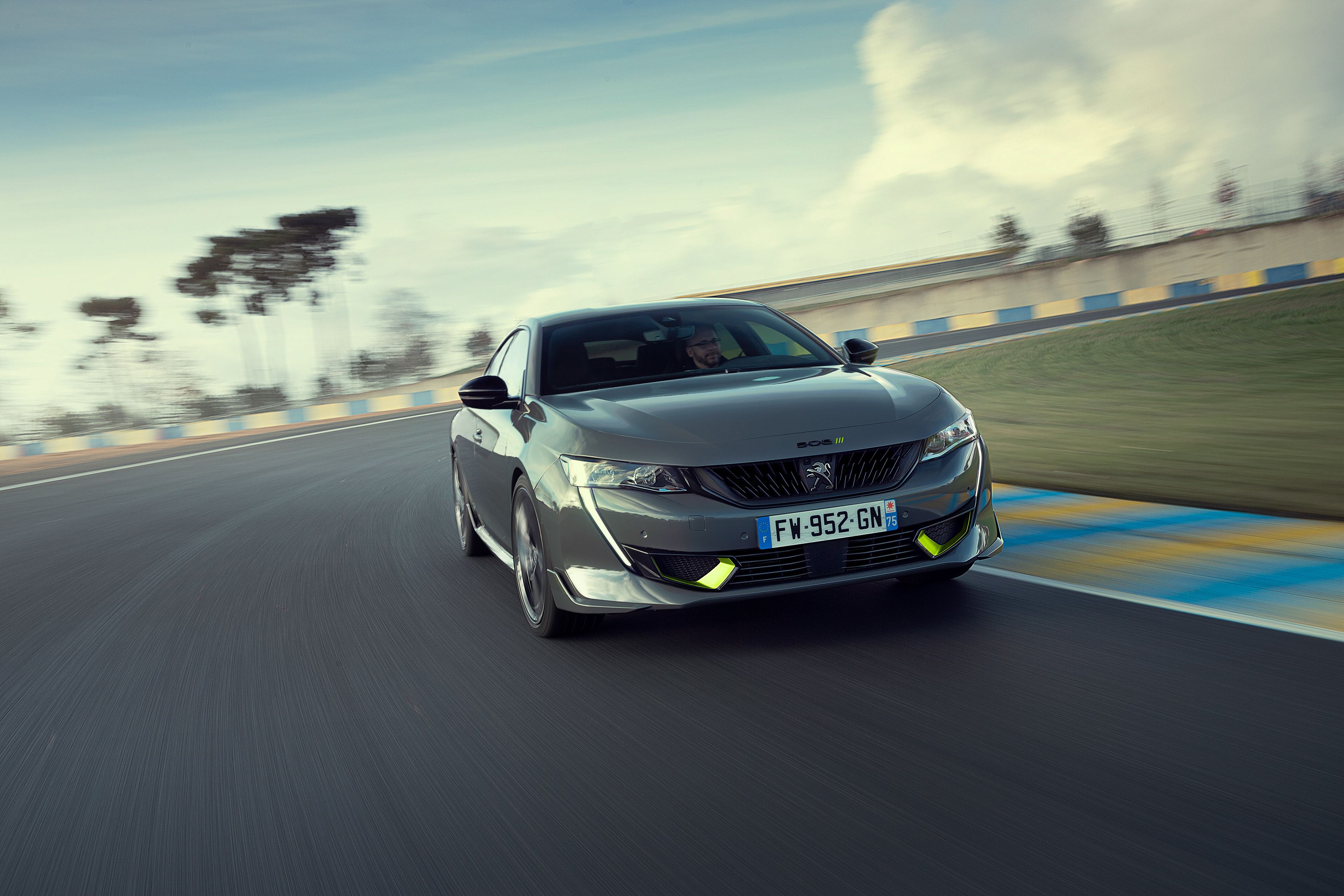 3840x2560 The Good Click 508 PSE on Le Mans Racetrack