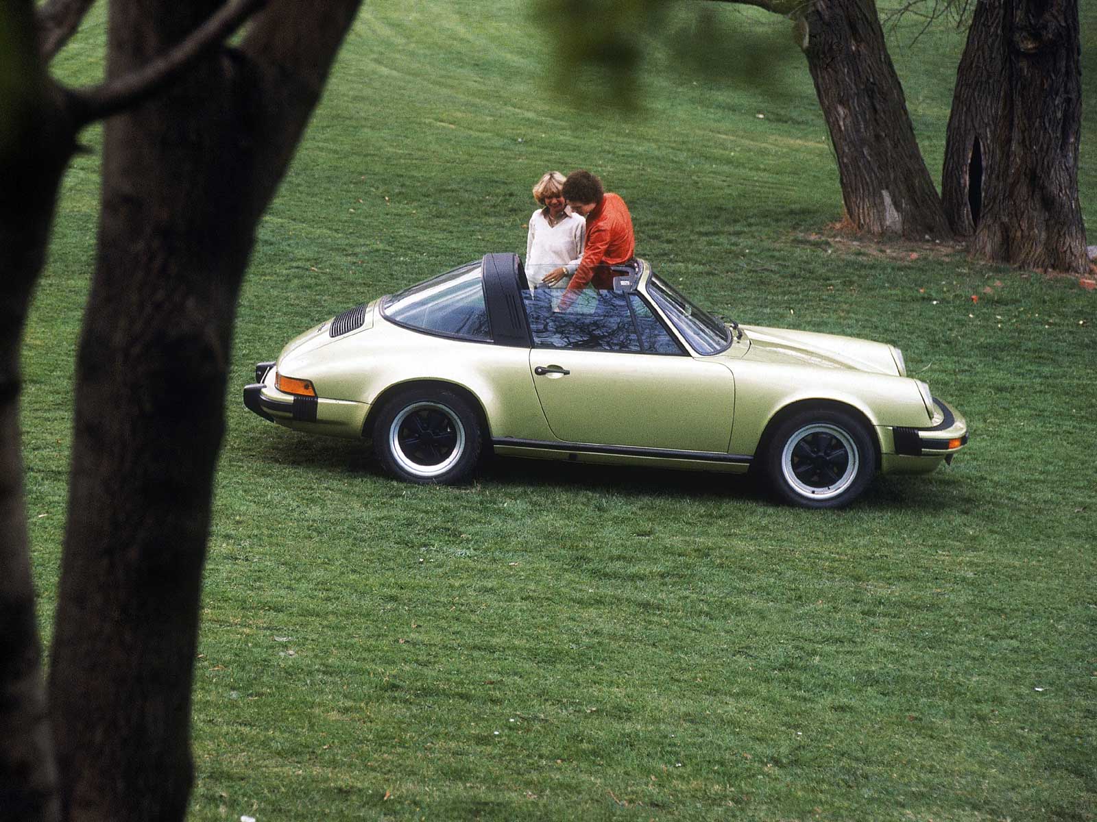 1600x1200 Porsche 911 SC 0 Targa M (1600) Wallpaper Moto