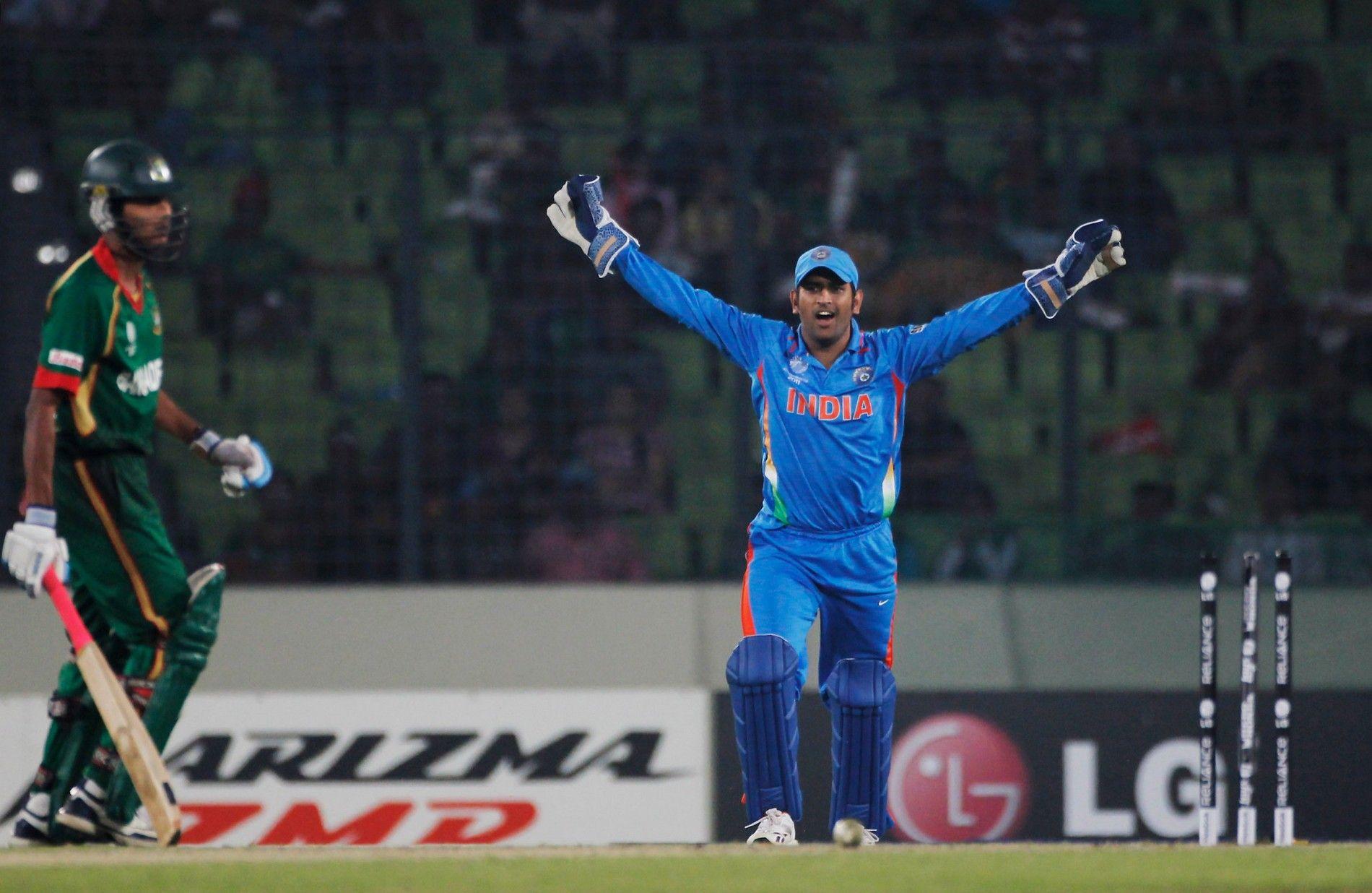 1900x1236 MS Dhoni Celebrating after Wining Agains Bangladesh Cricket Wallpaper