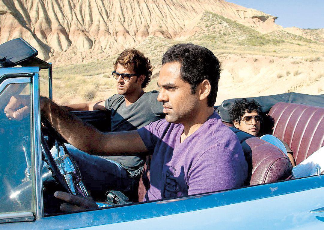 1081x770 Zindagi Na Milegi Dobara (2011) Thursday Red Sparrow