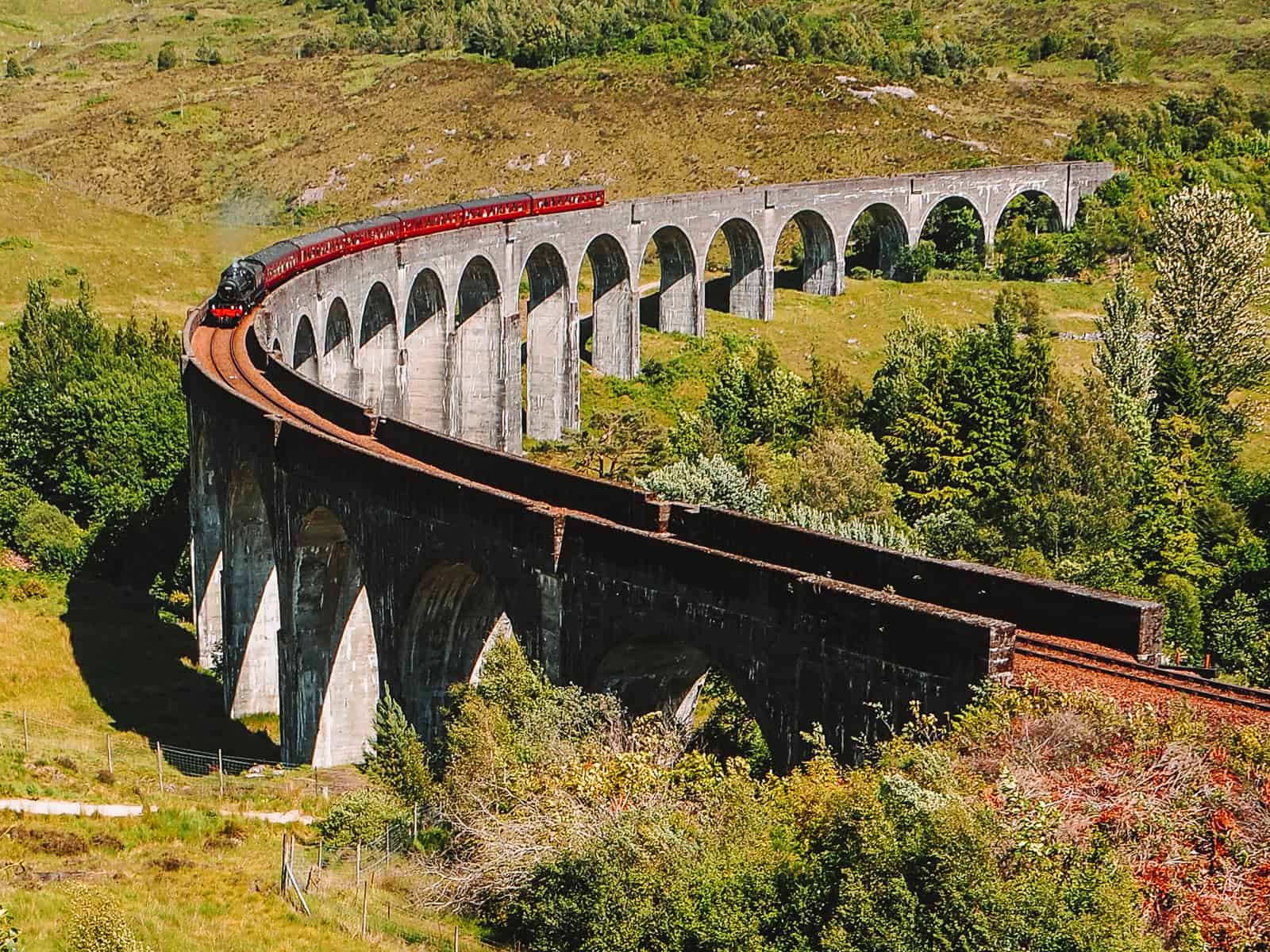 1600x1200 How To See The Magical Hogwarts Express At Glenfinnan Viaduct Viewpoint In Scotland