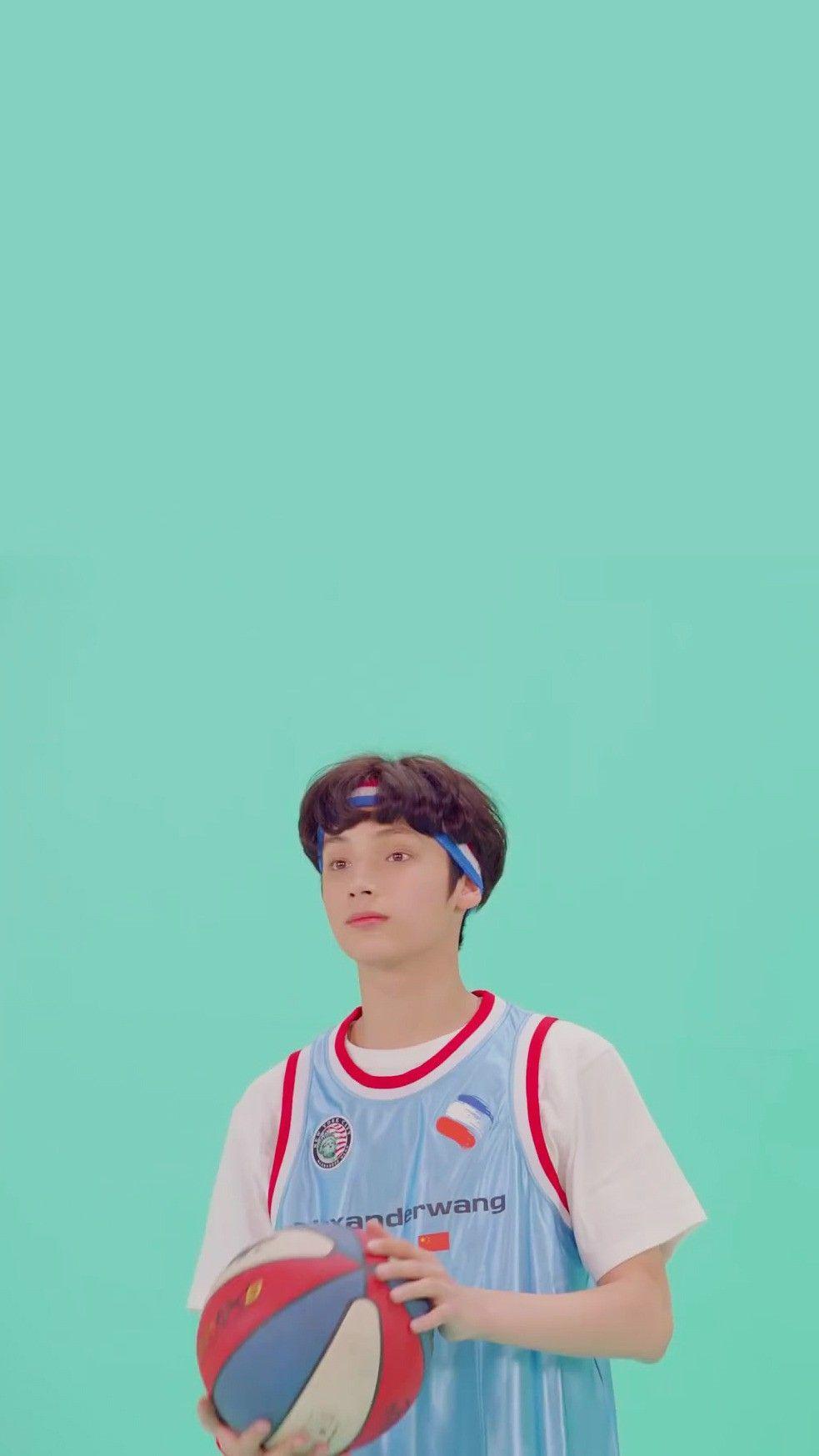 983x1747 TXT Huening Kai Wallpaper