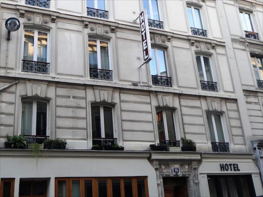 1024x768 Hotel Montmartre in Paris Deals, Photo & Reviews