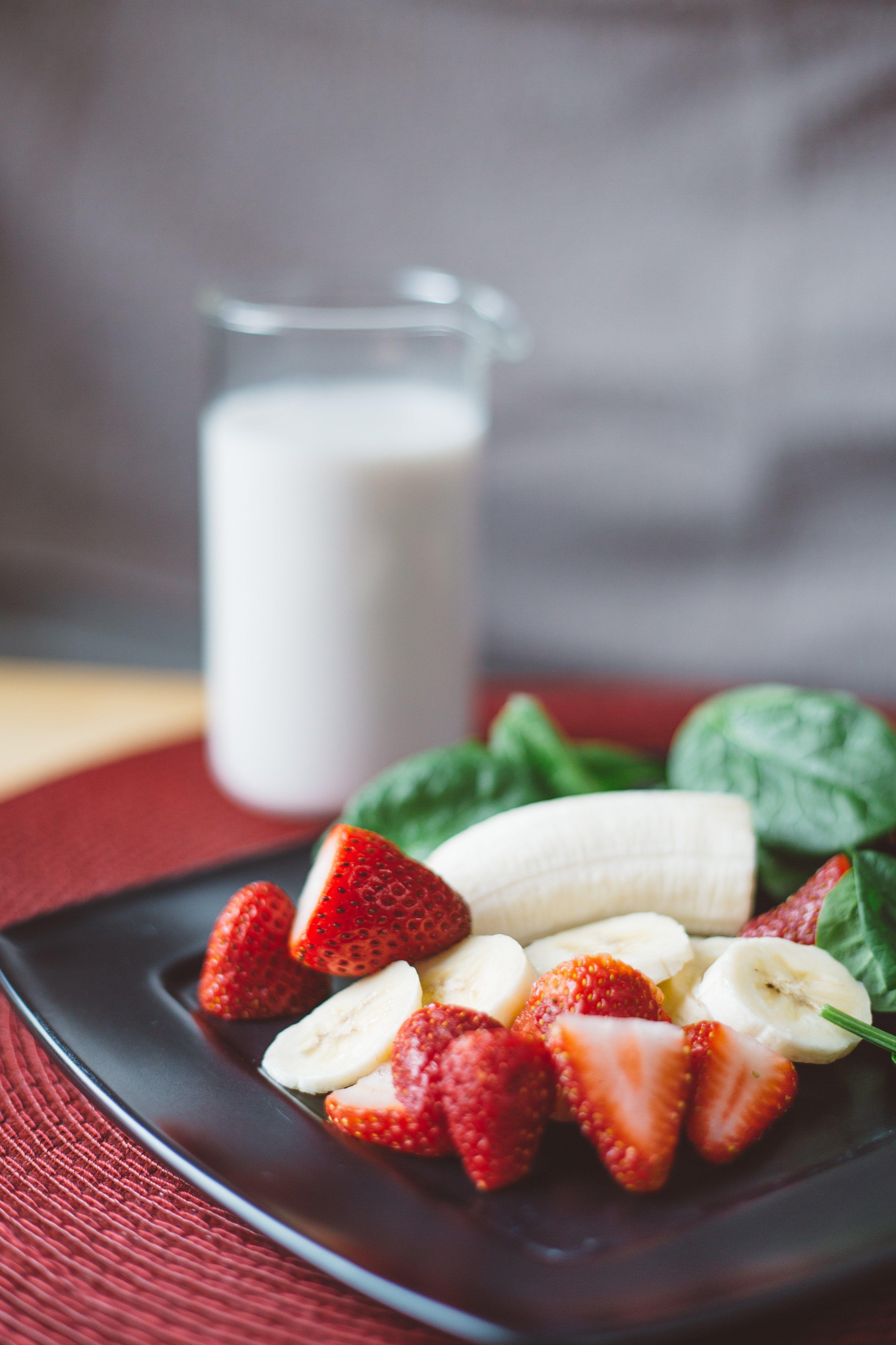 3696x5544 Wallpaper / strawberry banana plate and jug HD 4k wallpaper