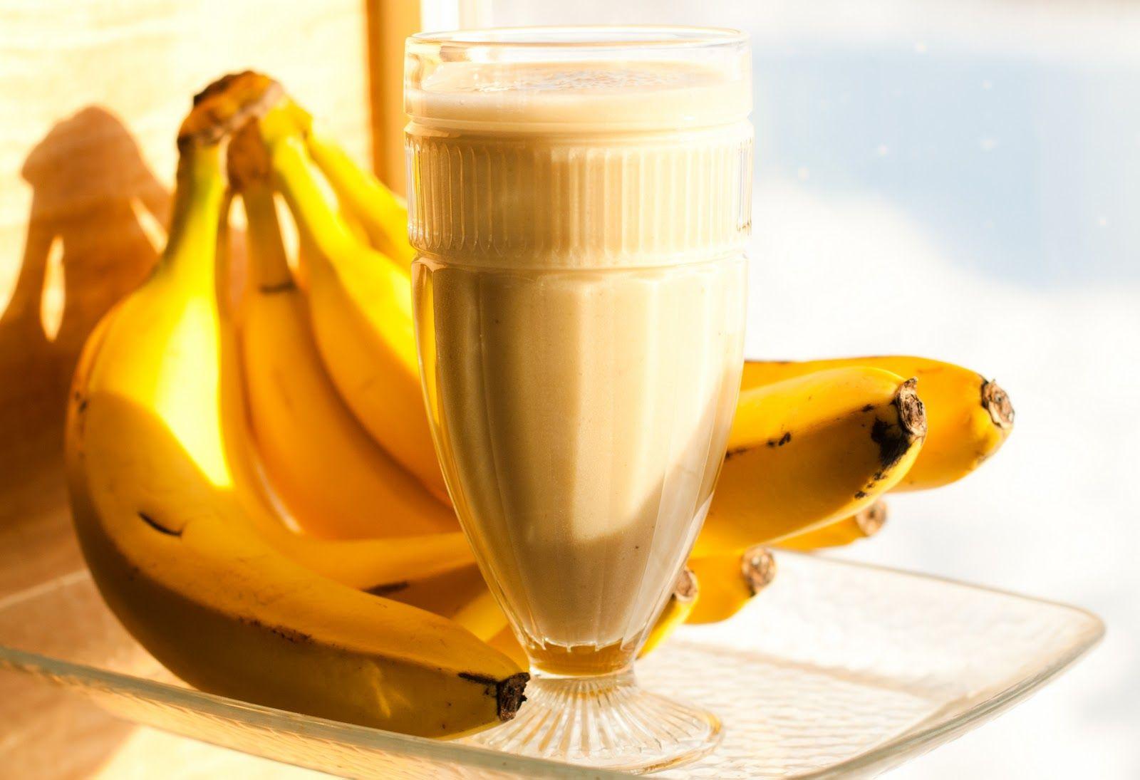 1600x1095 Refresh Yourself With Tasty Traditional Banana Milkshake!