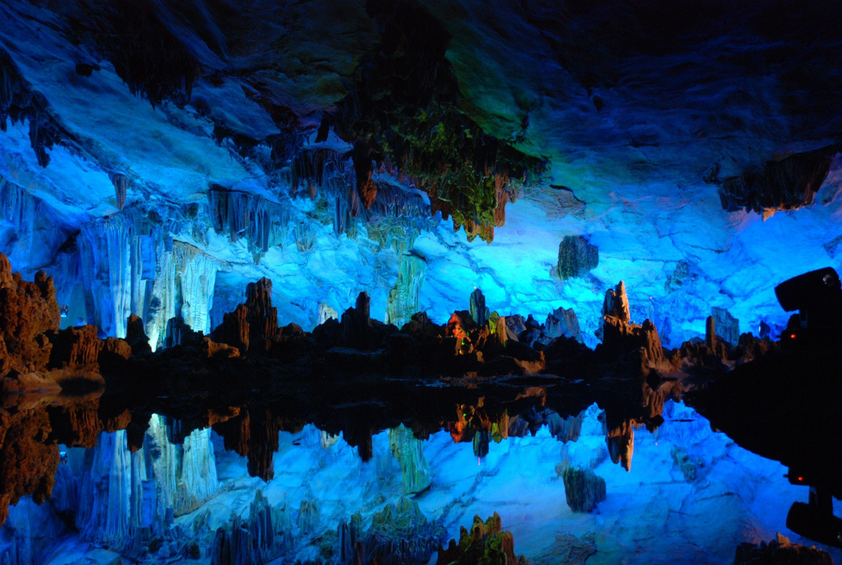 2896x1944 Cavern Wallpaper