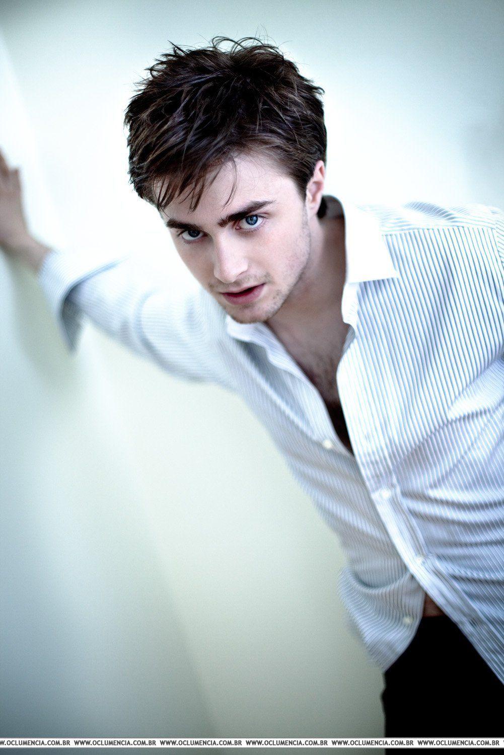 1001x1500 HD Wallpaper Pic Blog is the best blog for downloading free Daniel radcliffe high resolution wallpaper. W. Hombres famosos, Fotos de harry potter, Famosos lindos
