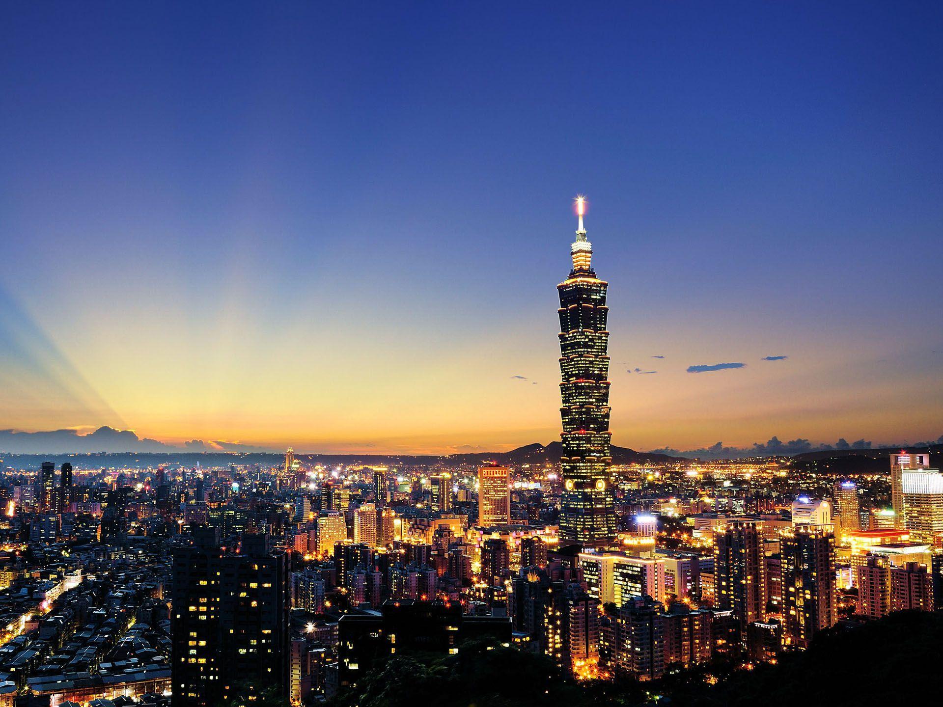 1920x1440 A world apart from Mainland China, here the skylines are free