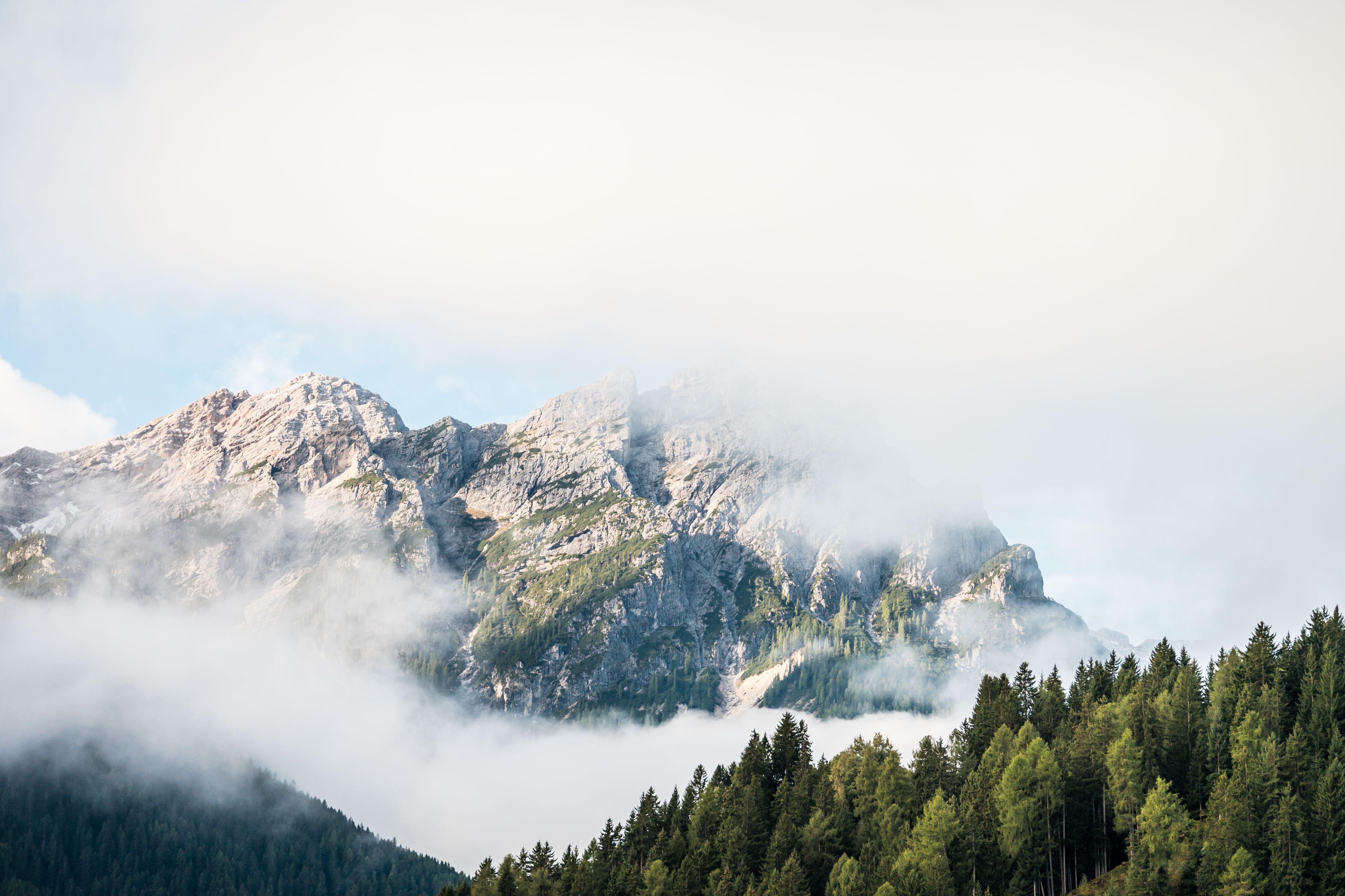 5000x3333 Beautiful Mountain in Cloudy Morning Free