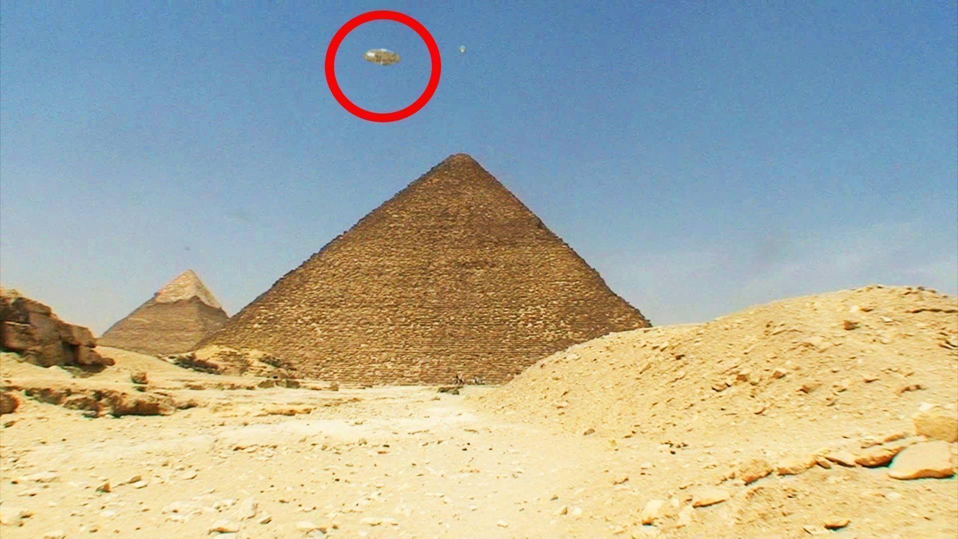 Почему в египте нельзя. Пирамиды Гизы НЛО. Пирамида униса. Пирамида Хеопса НЛО. НЛО В Египте.